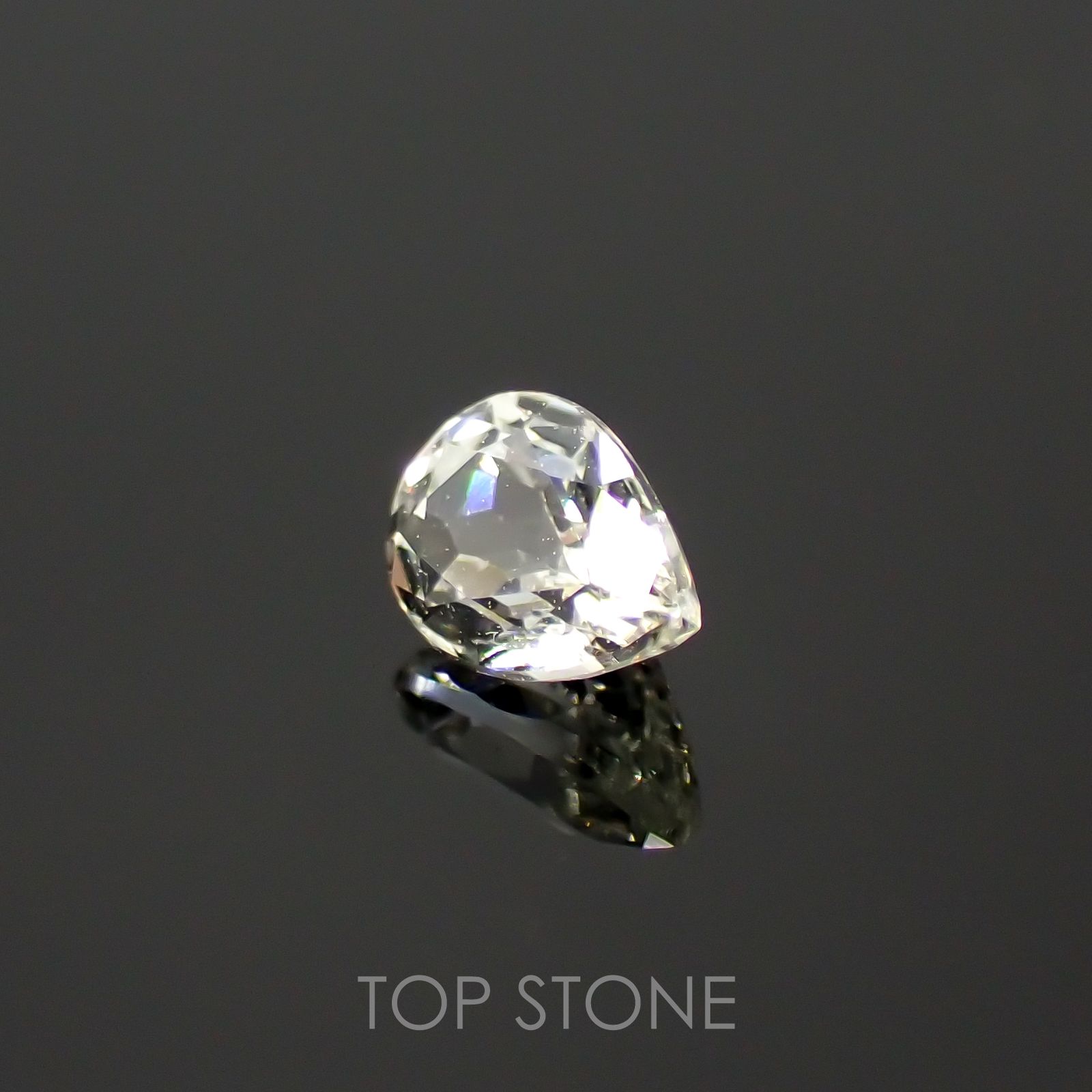 リューコガーネット(宝石名ホワイト グロッシュラー・ガーネット)ビルマ産 0.20ct 識別済[220616321]4.1x2.9mm前後