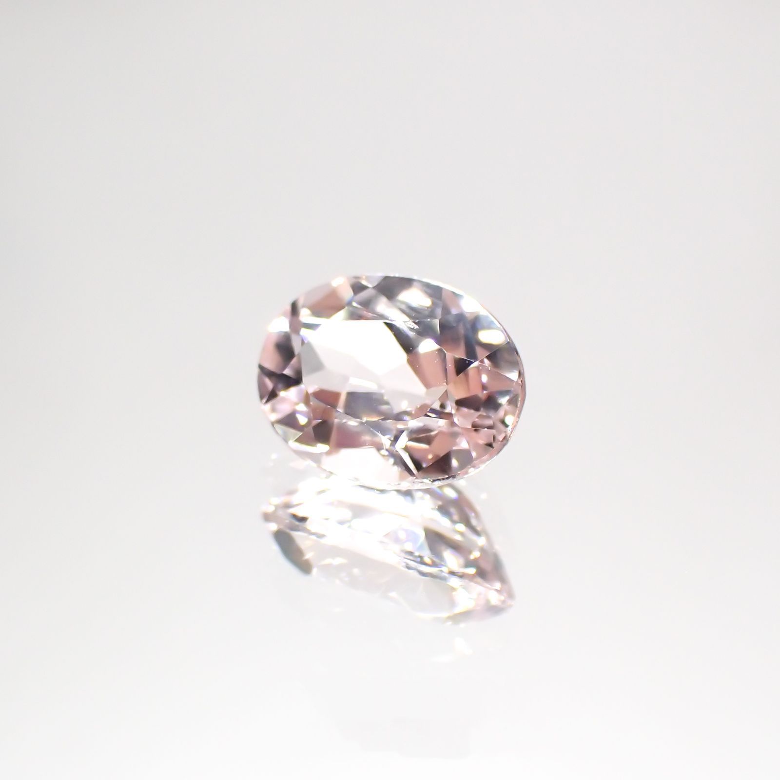 モルガナイト(宝石名モルガナイト)ナイジェリア産 1.15ct 識別済[220114007]8x6.1mm前後