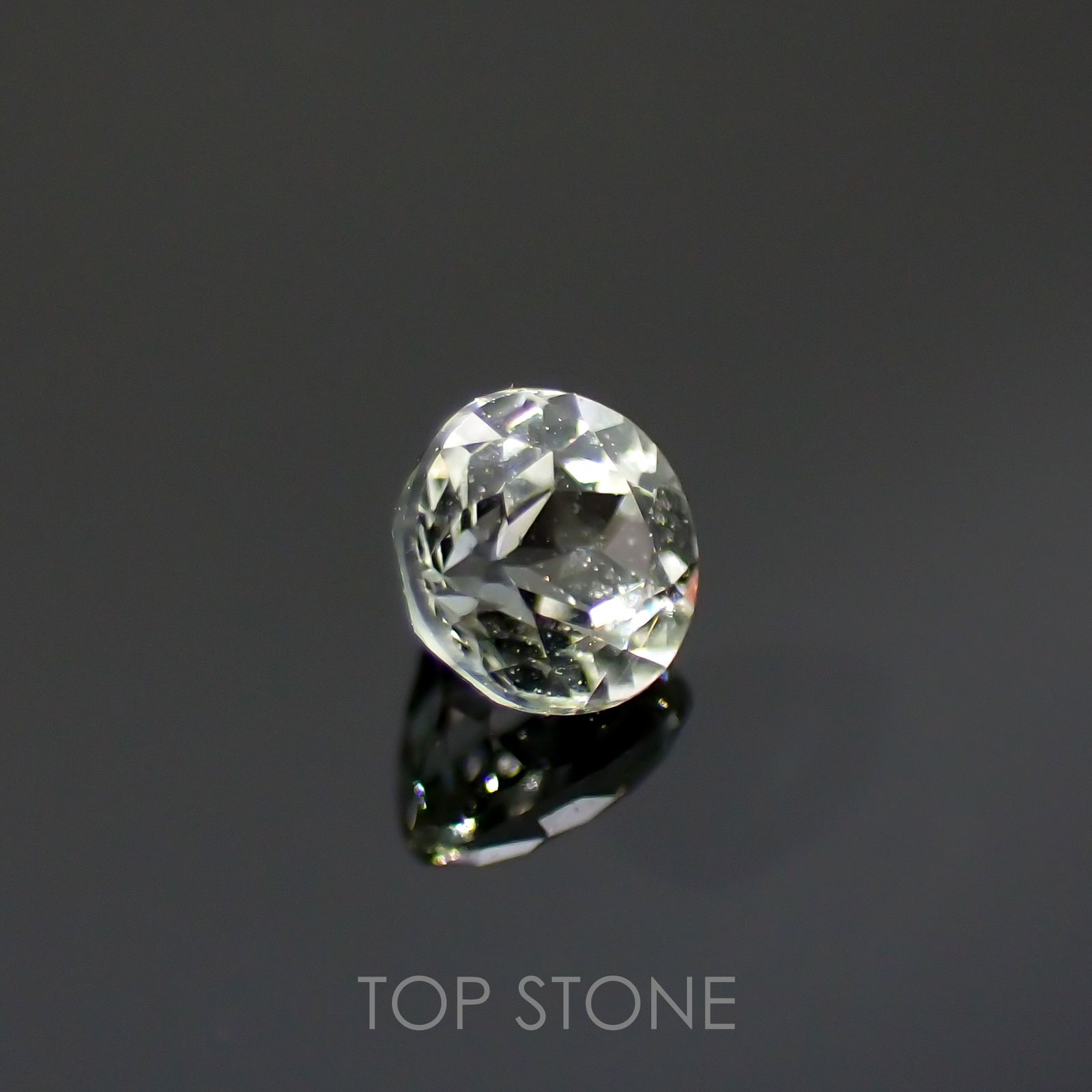 リューコガーネット(宝石名ホワイト グロッシュラー・ガーネット)ビルマ産 0.14ct 識別済[220115437]2.8x2.8mm前後