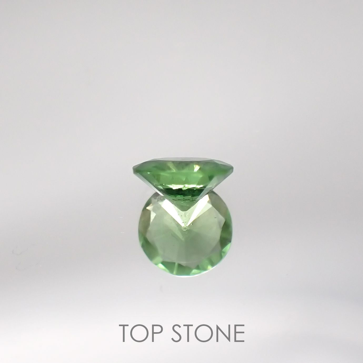 ミントガーネット(宝石名グリーン グロッシュラー・ガーネット) タンザニア産 0.22ct 識別済[210711538]4×4mm前後