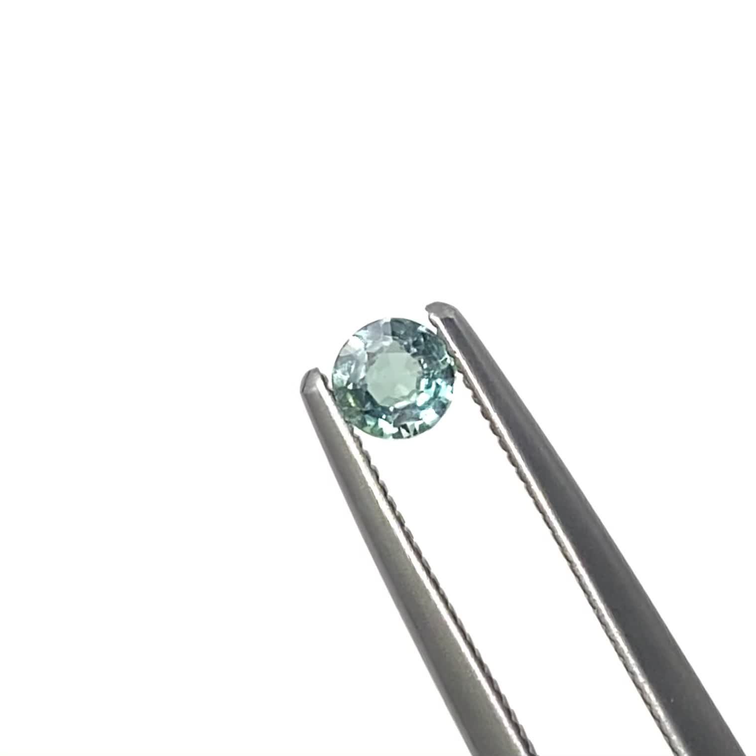 アレキサンドライト ブラジル産 EmeraldMains社製 0.16ct / 3.4x3.4mm