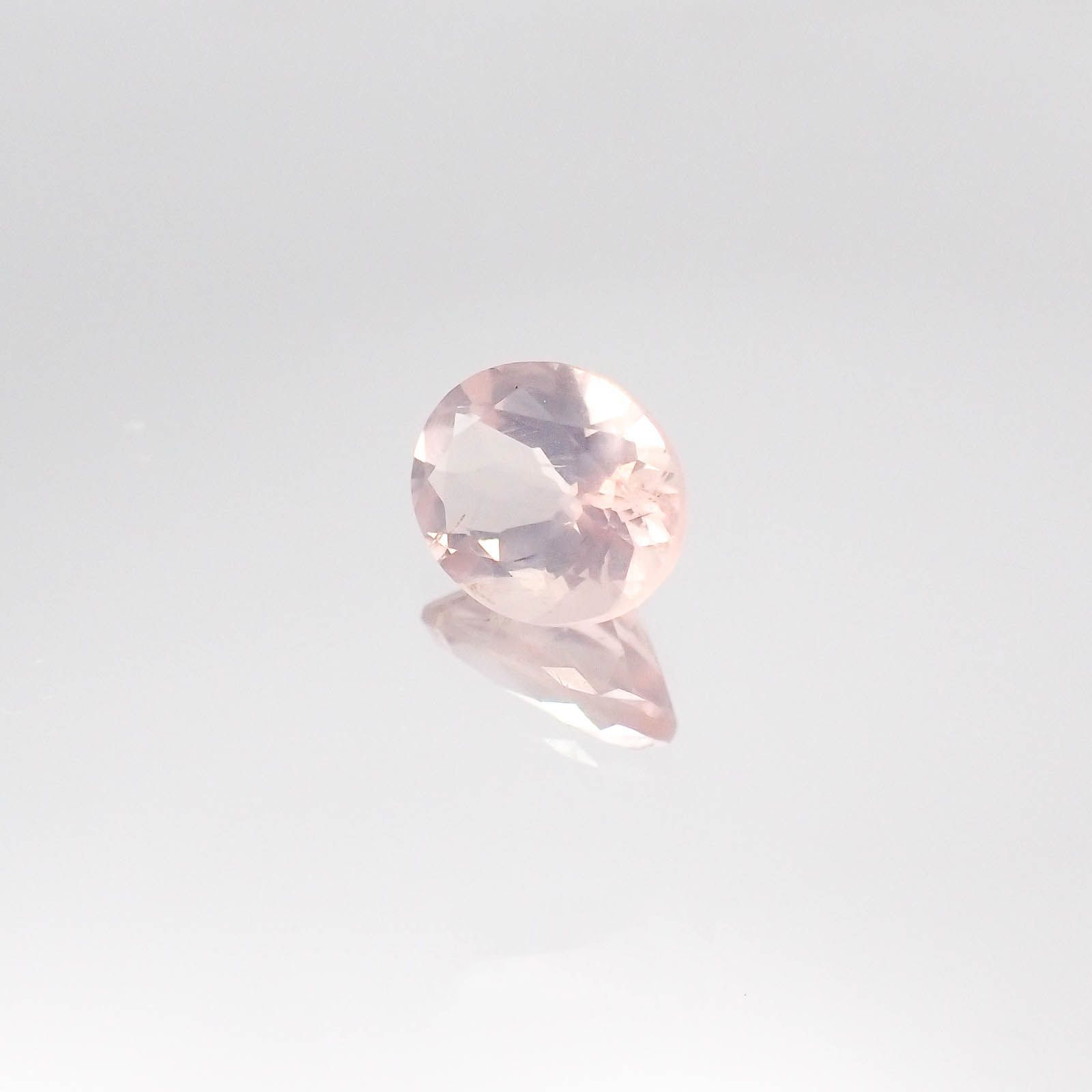 ローズクォーツ(宝石名ローズ・クォーツ)モザンビーク産 0.82ct 識別済[231023884]6.9x5.9mm前後