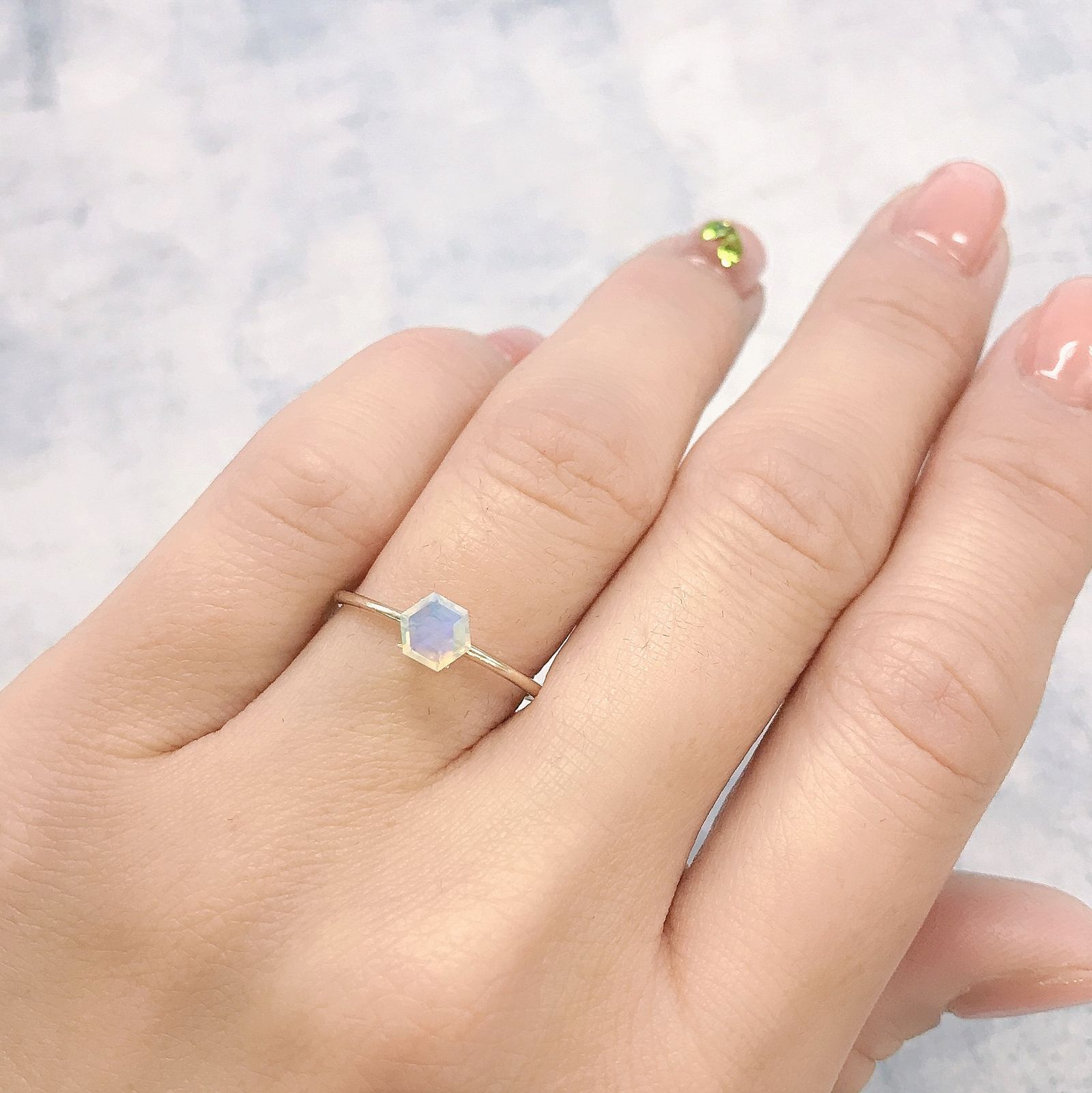 ◇ヘキサゴンカット◇エチオピアオパール(宝石名オパール)エチオピア産 0.28ct 識別済[220115474]4.8x4.8mm前後