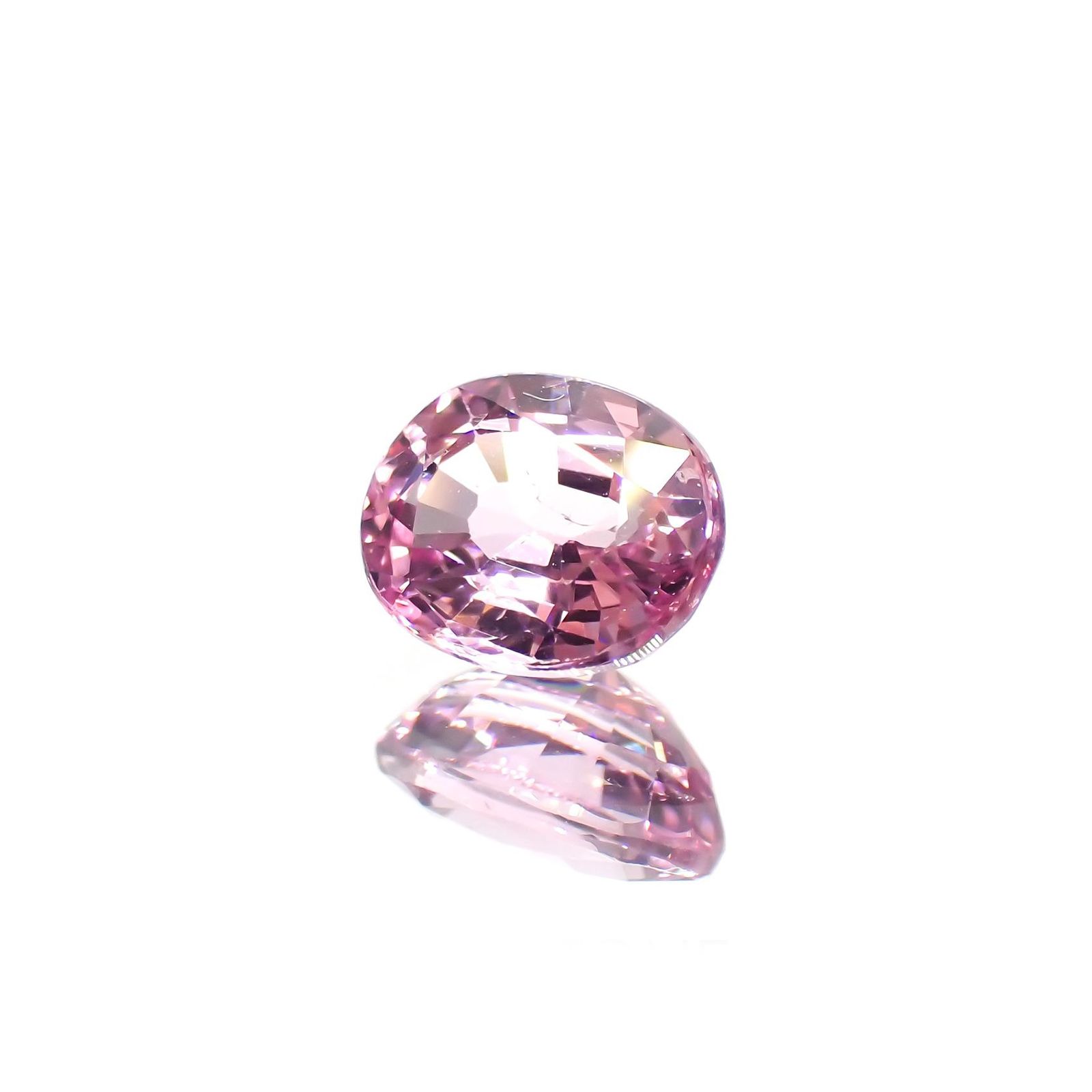 ピンクスピネル(宝石名ピンク・スピネル)タンザニア産 ソ付(彩珠) 1.072ct / 6.7x5.4mm前後 [260217265]