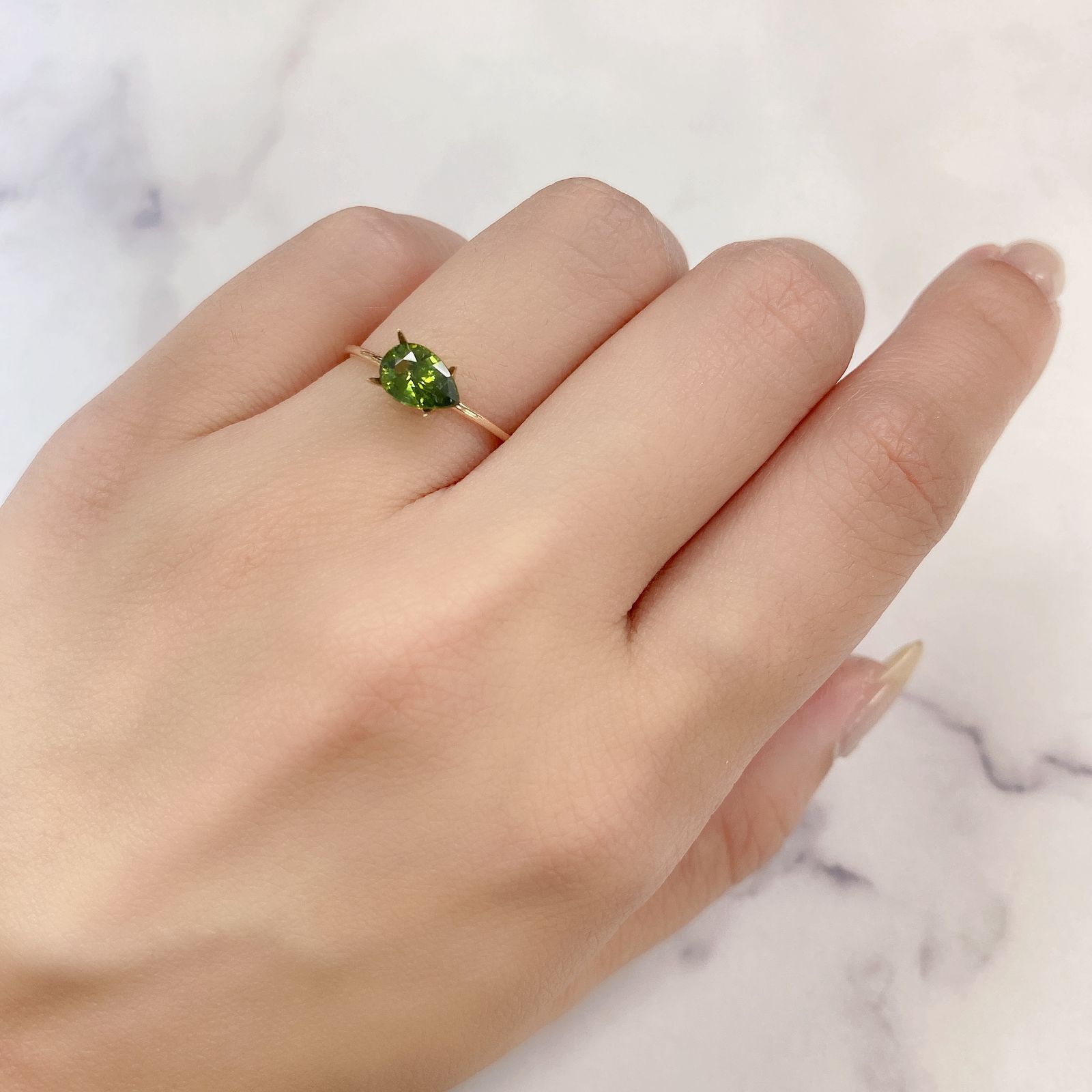 グリーンジルコン(宝石名ジルコン)スリランカ/コロンビア産 0.95ct 識別済[231124282]7.7x5.1mm前後