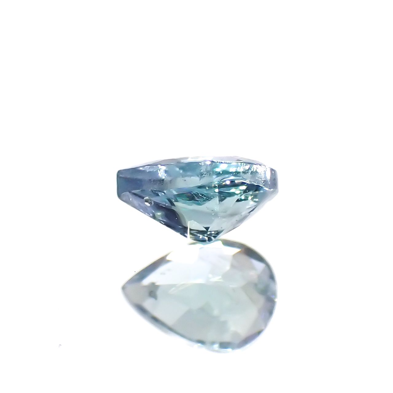 ブルーコーネルピン タンザニア産 0.13ct[230722856]3.8x2.7mm前後