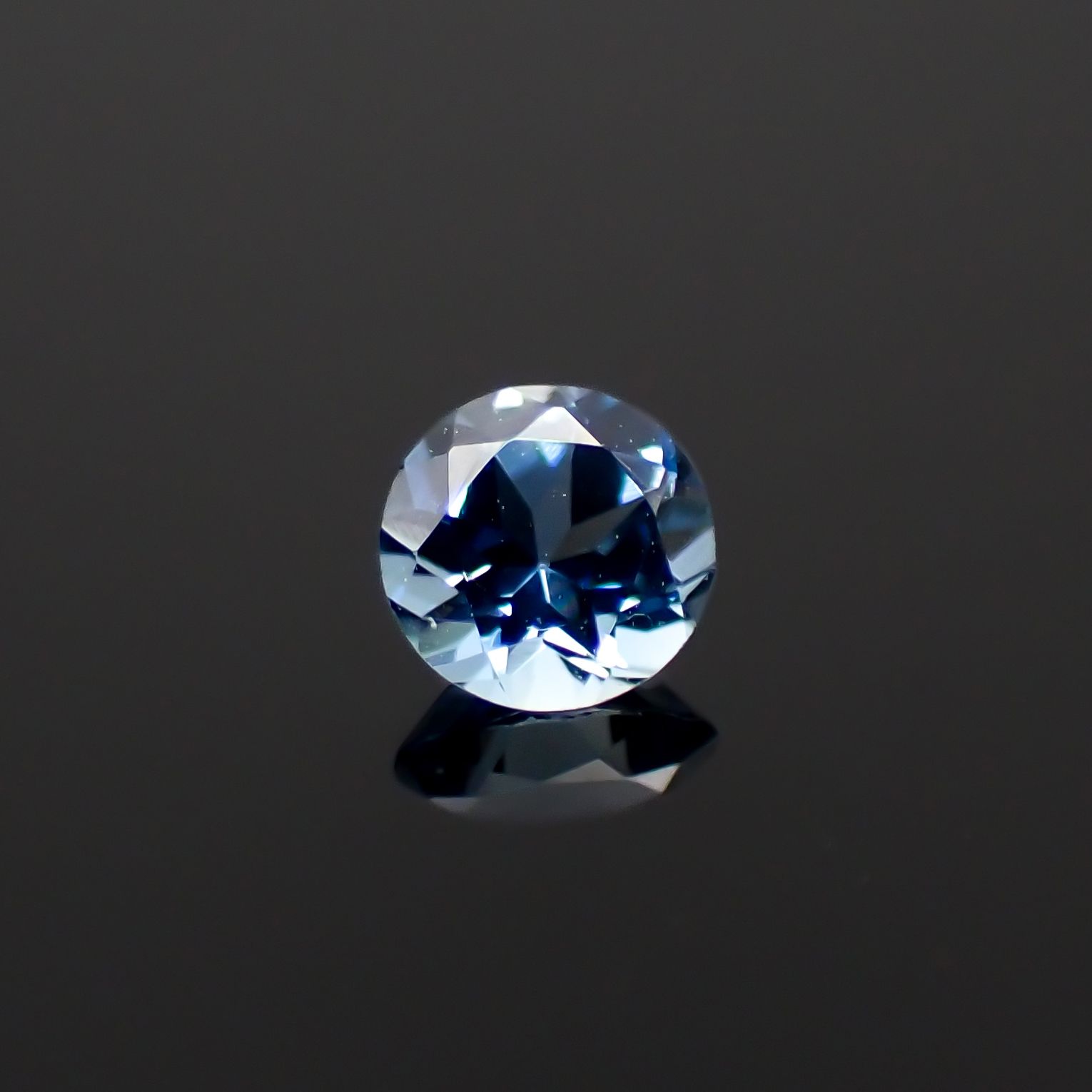 サンタマリアアクアマリン(宝石名アクアマリン)ブラジル産 0.15ct 識別済[230923514]3.6x3.6mm前後