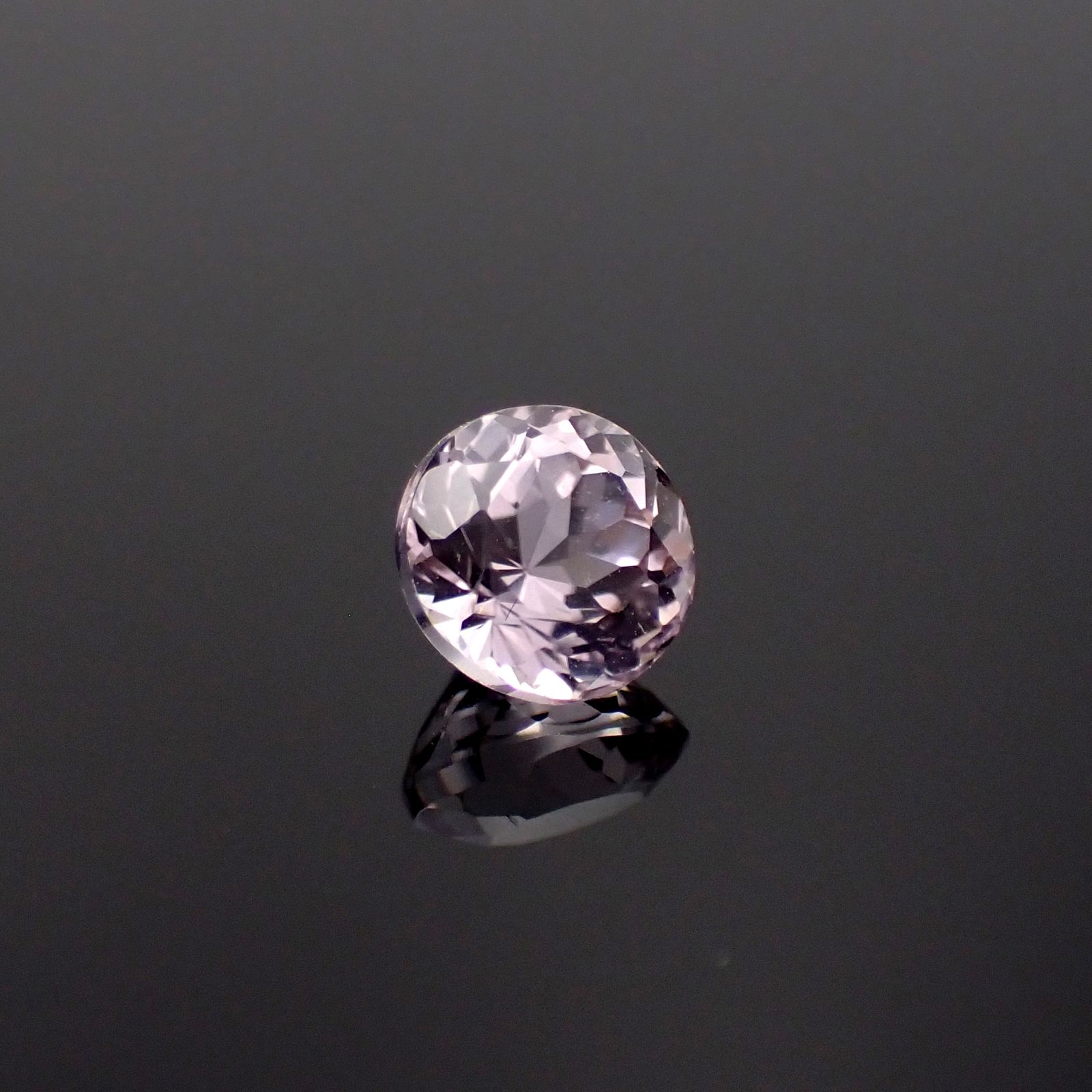 クンツァイト アフガニスタン産 0.91ct[231224770]5.8x5.7mm前後
