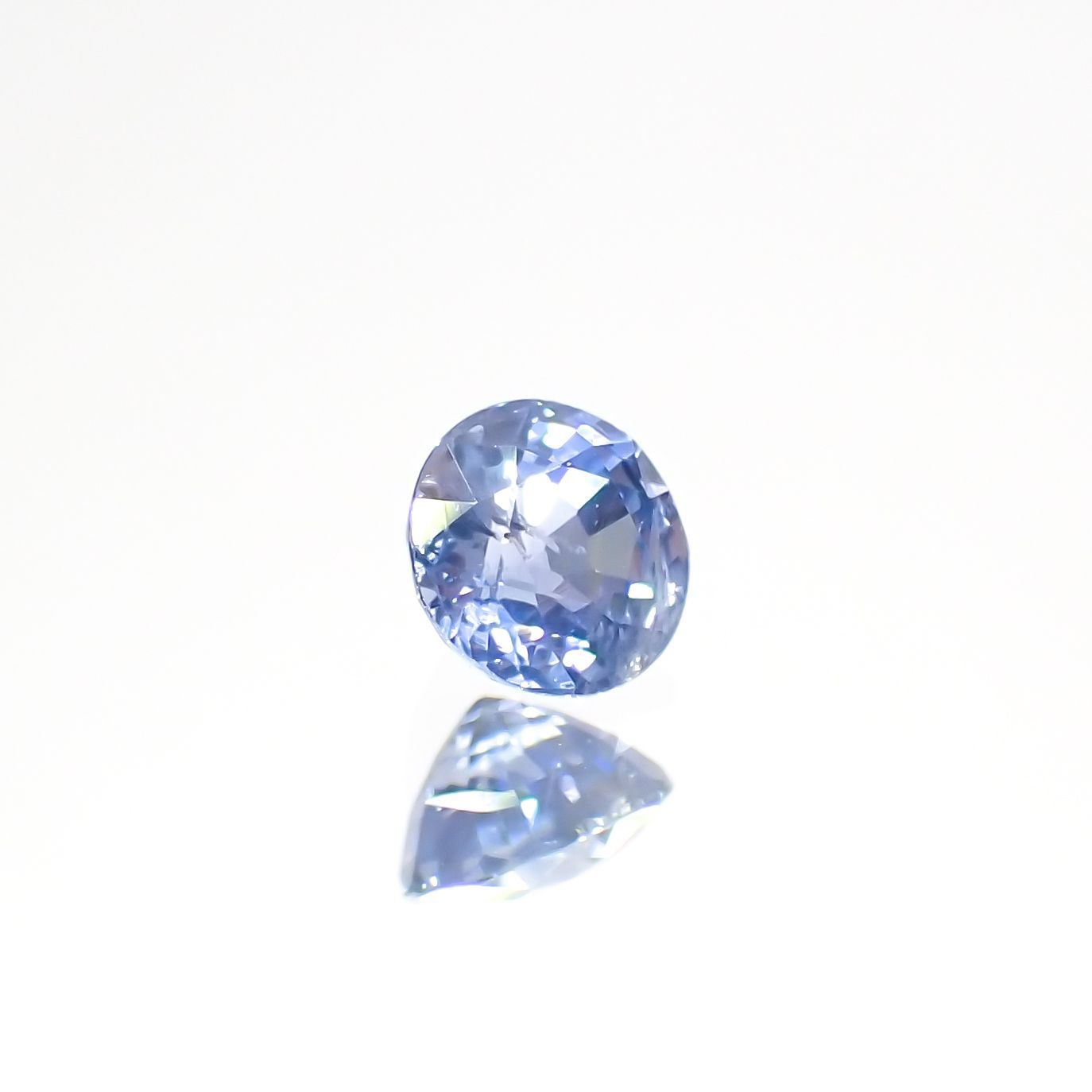 アイスブルーサファイア(宝石名サファイア)スリランカ/マダガスカル産 0.39ct 識別済[220515966]4.2x4.1mm前後
