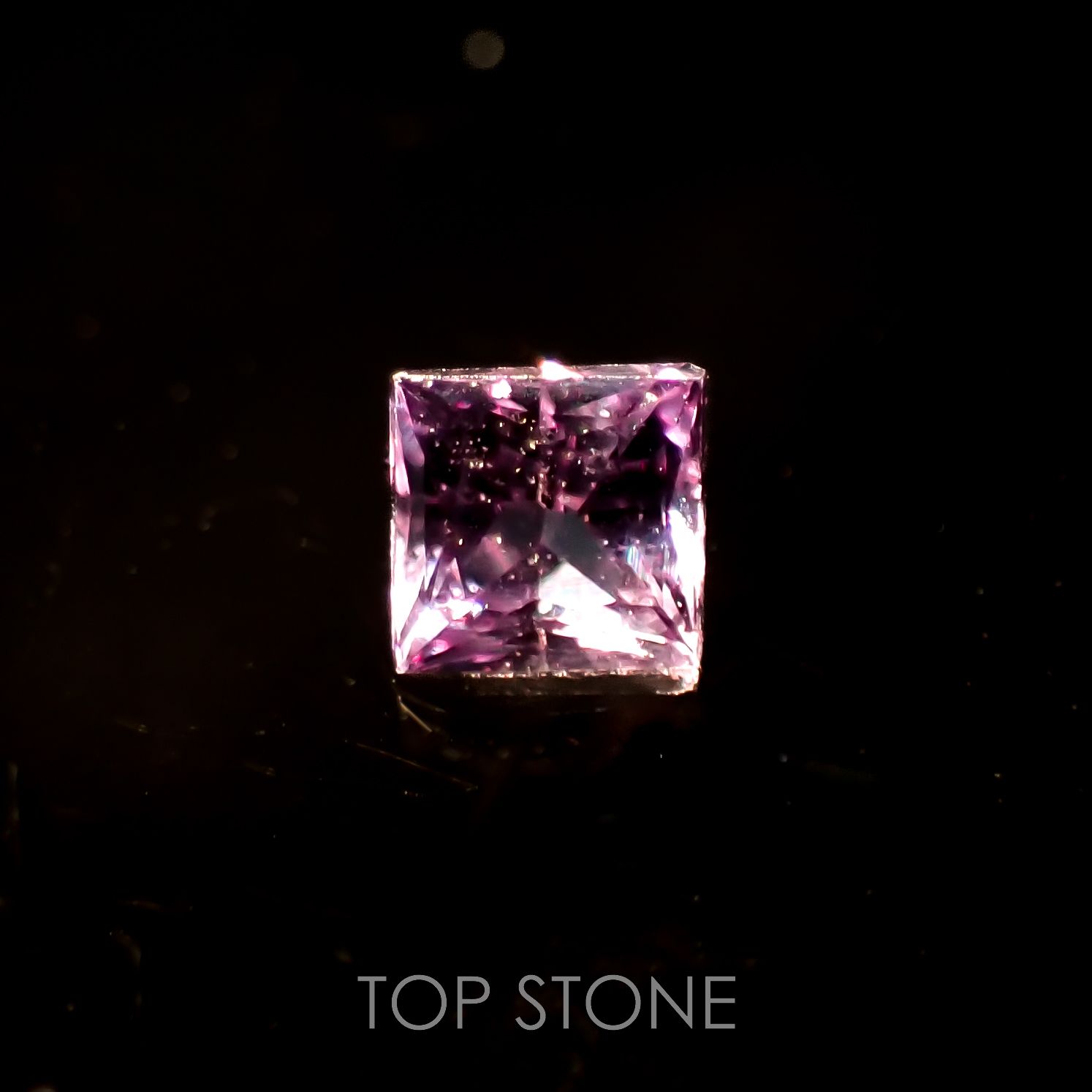 ◇プリンセスカット◇カラーチェンジガーネット アレキタイプ(宝石名ガーネット)マダガスカル・ベキリー産 0.10ct 識別済[220716940]2.5x2.5mm前後