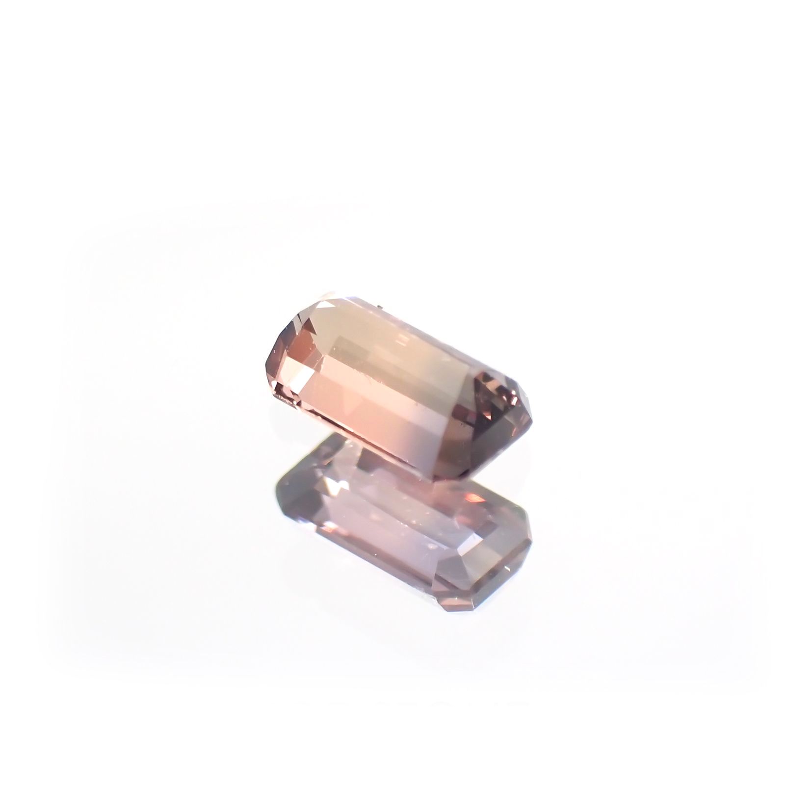バイカラーサファイア(宝石名バイカラー・サファイア) マダガスカル/タンザニア産 0.23ct 識別済[210812498]4.2×2.5mm前後