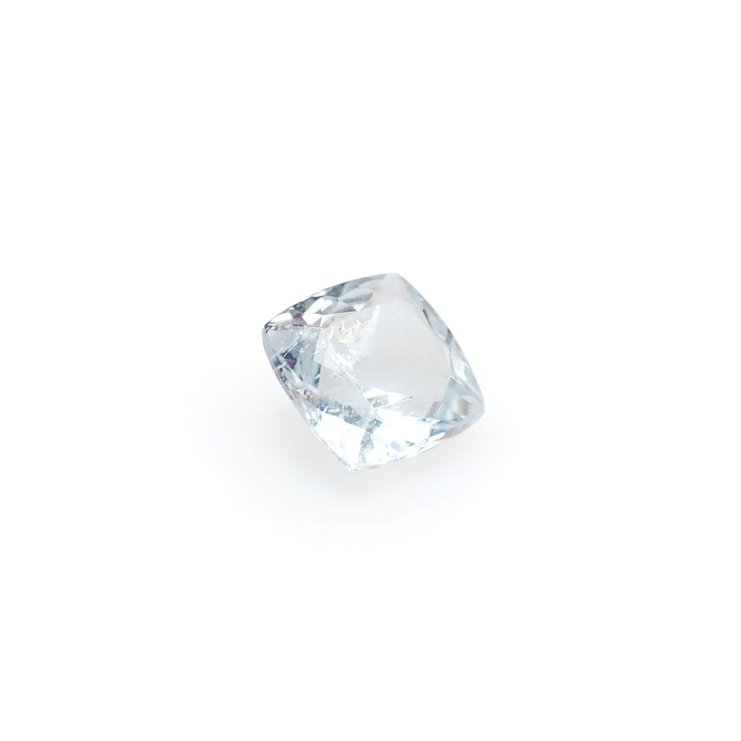 レインボーアクアマリン ブラジル産 1.30ct [250330152]6.9x6.8mm前後