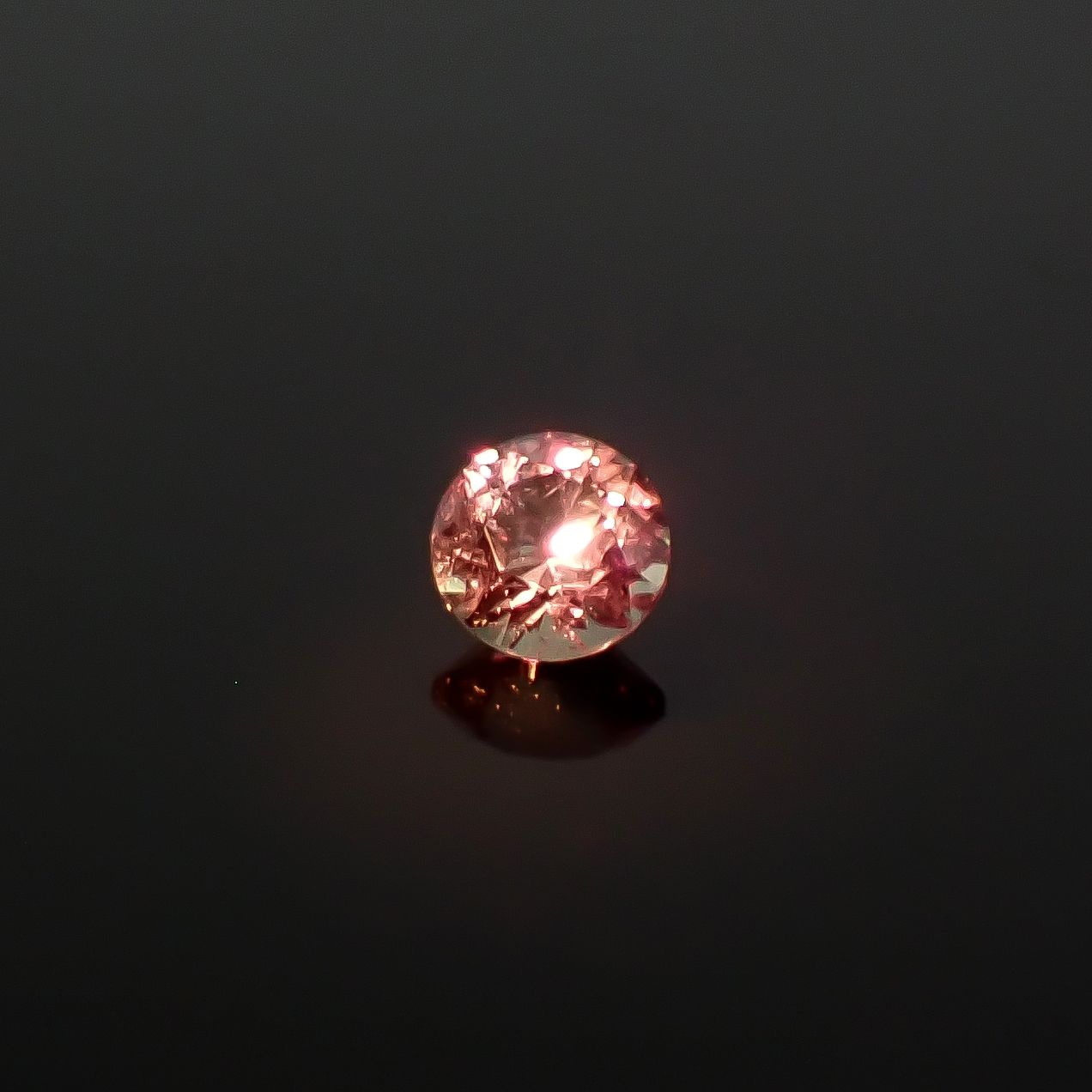 アレキサンドライト ロシア産 0.094ct / 2.7x2.7mm前後 [260532149]