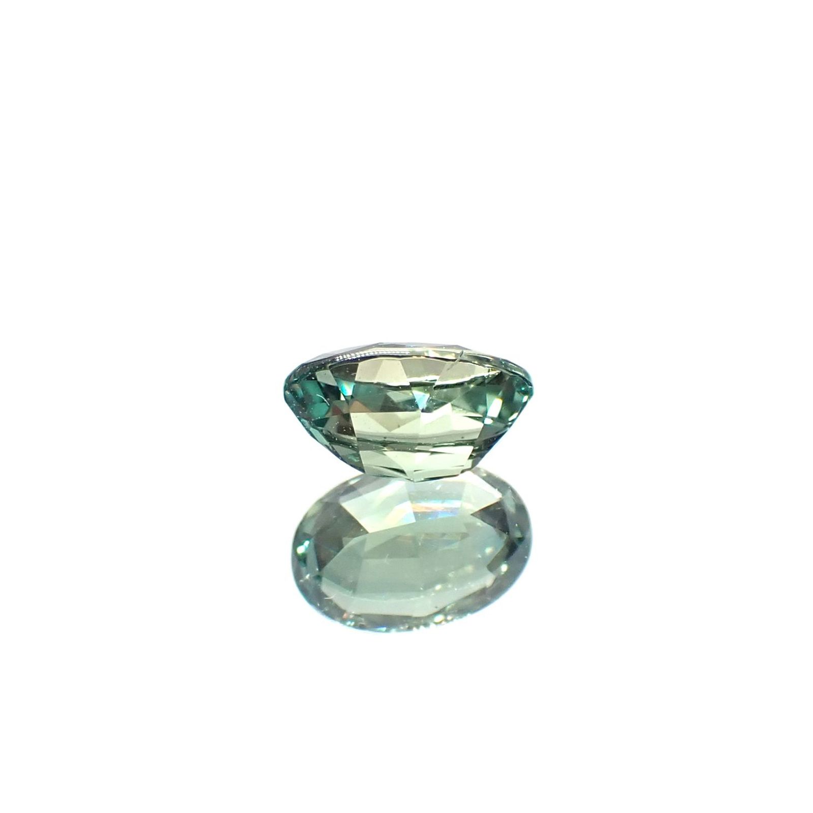 アレキサンドライト(宝石名アレキサンドライト)ブラジル産 GIA鑑付 0.63ct / 6.08x4.24mm前後 [251031288]