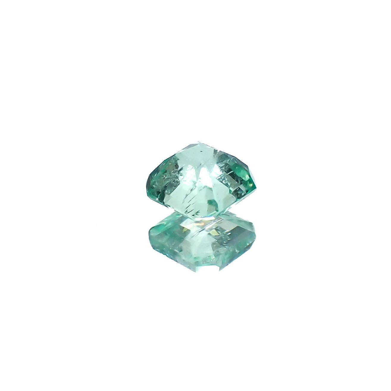 パステルカラーエメラルド コロンビア産 0.19ct[240225949]3.3x3.2mm前後