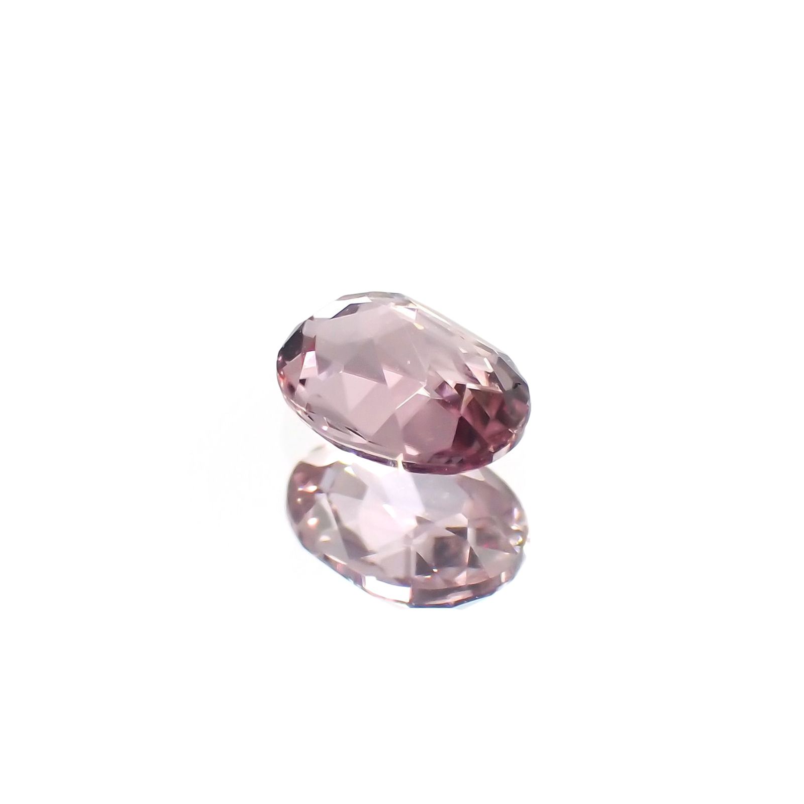 ピンクダイアスポア(宝石名ダイアスポア) アフガニスタン産 識別済 0.38ct / 5.2x3.8mm前後 [210912433]