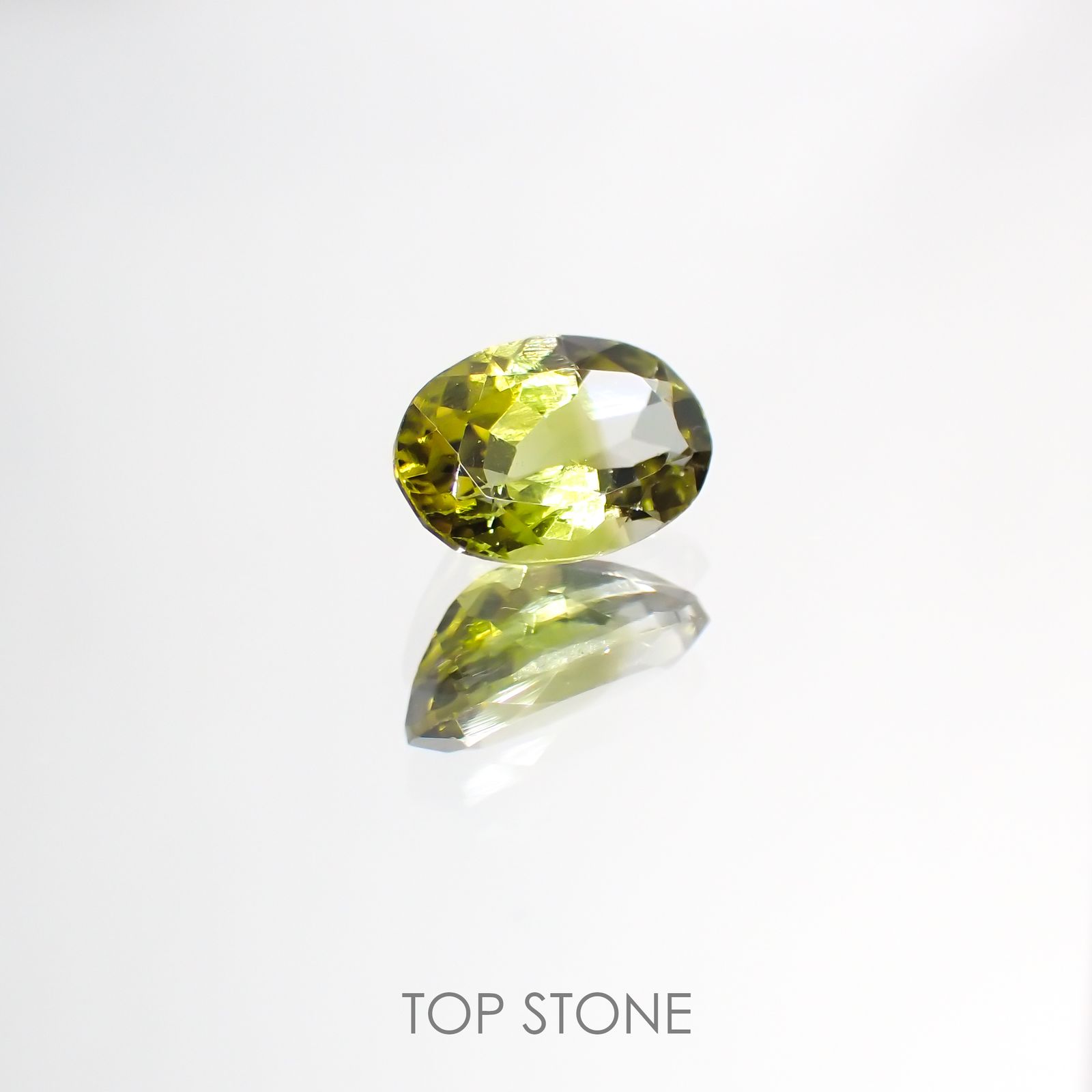 パーティカラートルマリン(宝石名パーティカラード・トルマリン) ブラジル/アフリカ産 0.85ct 識別済[211013573]7.5×5.1mm前後