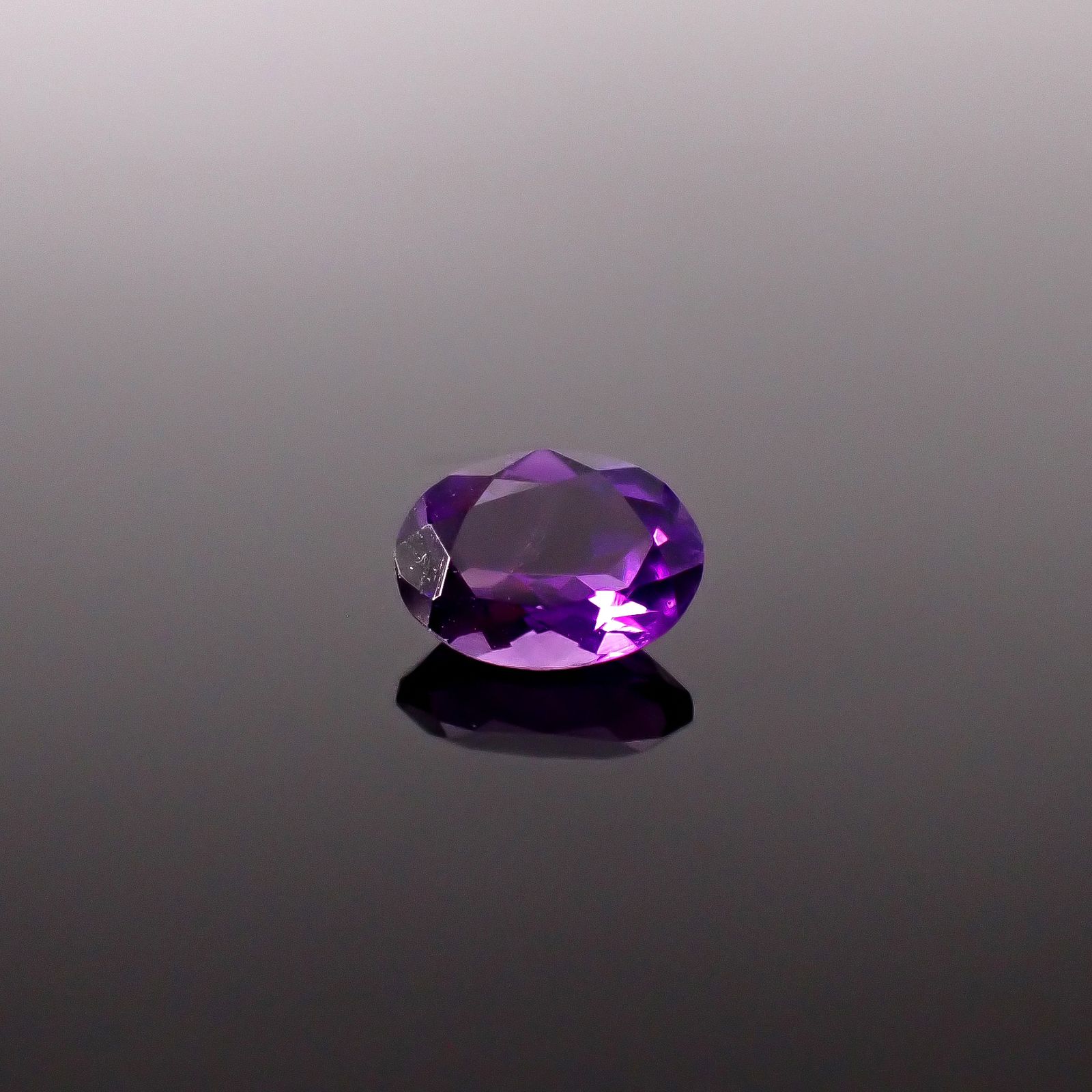 カラーシフトアメジスト ブラジル/ウルグアイ産 1.10ct / 8.1x6mm前後 [260131639]