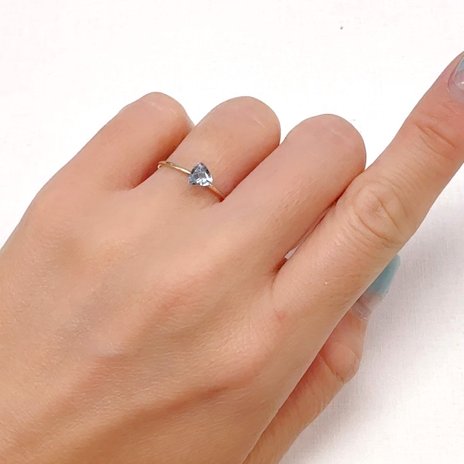バイカラータンザナイト(宝石名ゾイサイト)タンザニア産 0.44ct 識別済[240828606]5x5.1mm前後