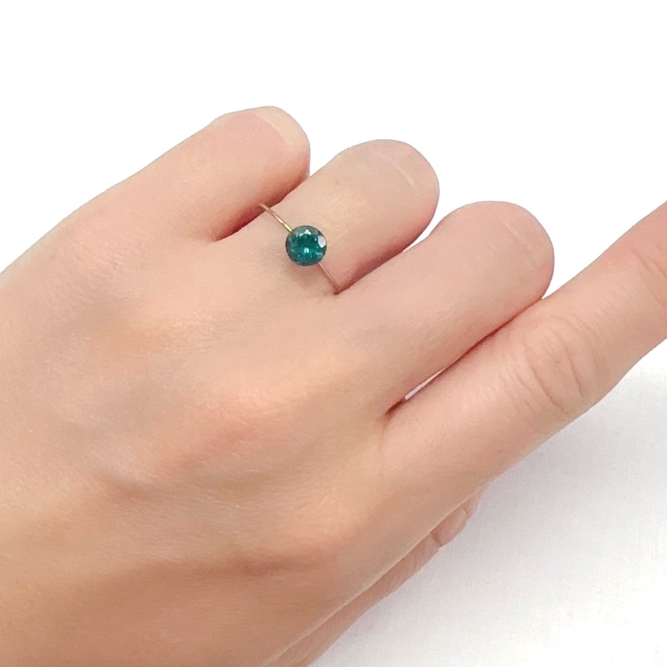 ノーブルモロキサイト マダガスカル産 0.87ct[240326540]5.7x5.7mm前後