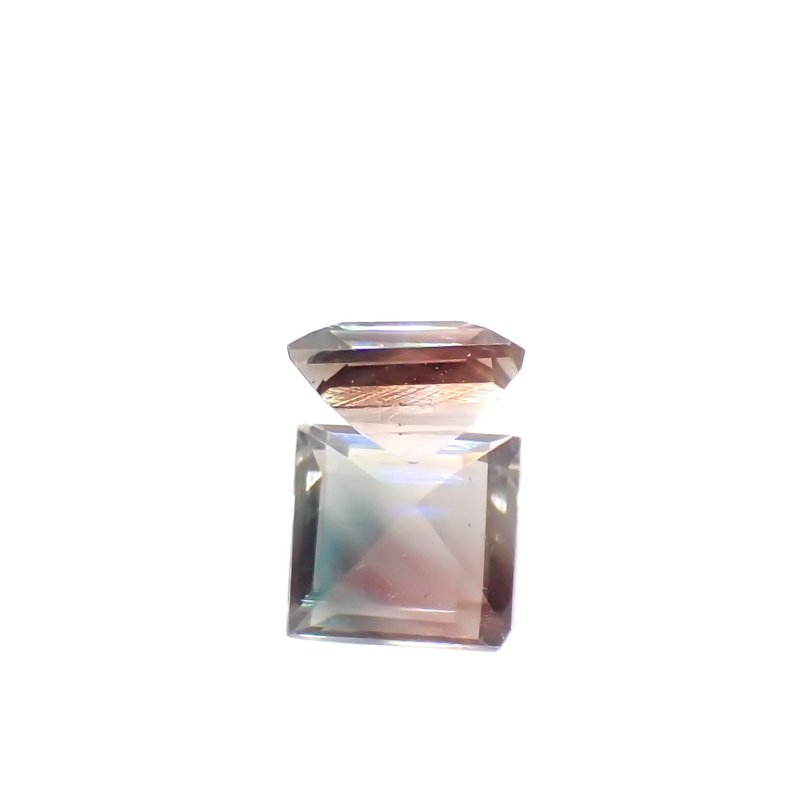 パーティカラーオレゴンサンストーン アメリカ・オレゴン州産 0.63ct[230722844]5.4x5.3mm前後