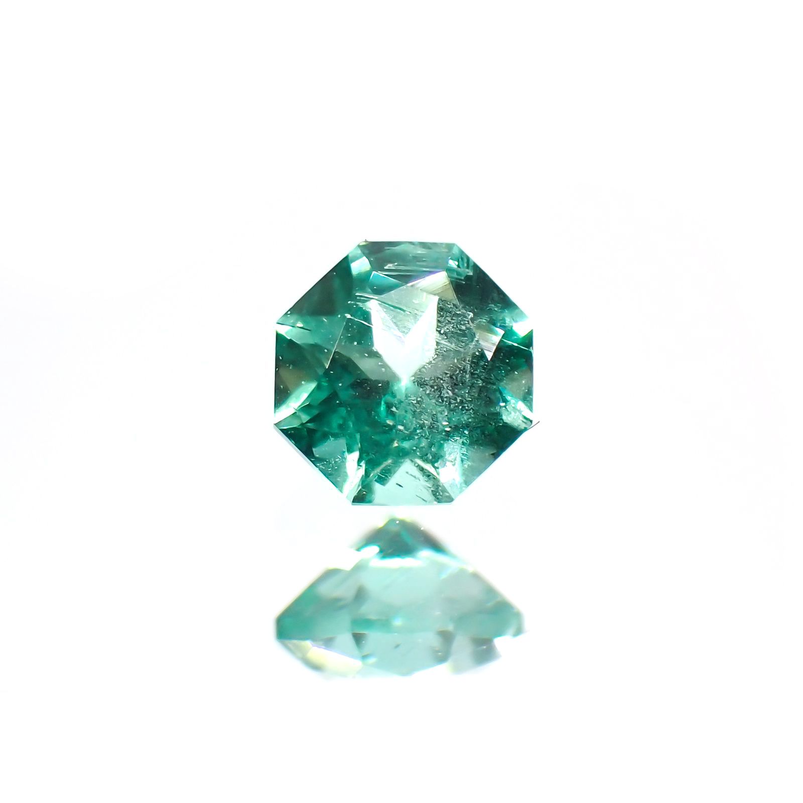 ◇オクタゴンカット◇エメラルド(宝石名エメラルド)ザンビア産 0.11ct 識別済[21018870]2.9x2.9mm前後