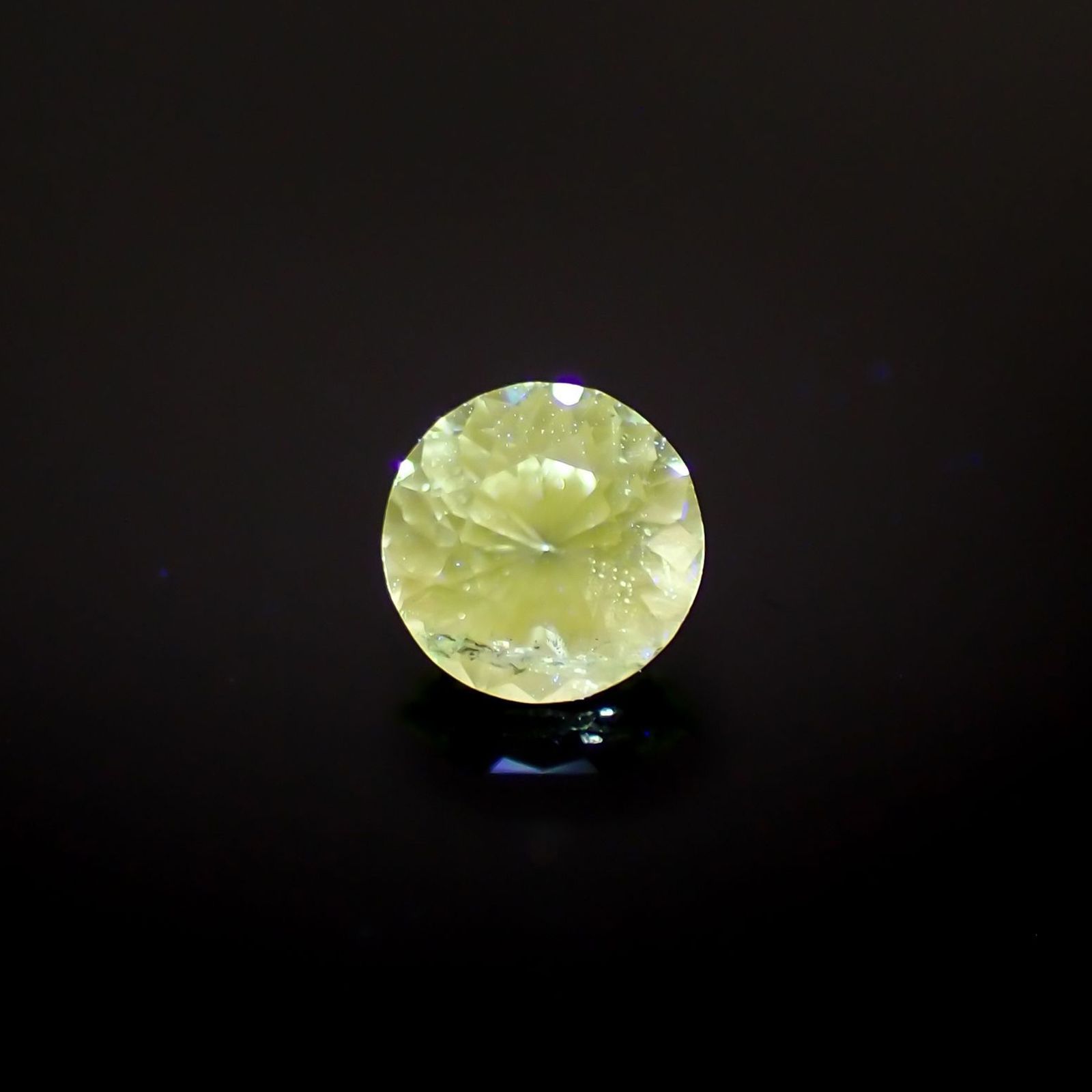 バナジウムコーネルピン(宝石名コーネルピン)タンザニア・タンガ州産 識別済 0.31ct / 4.1x4.1mm前後 [220115629]