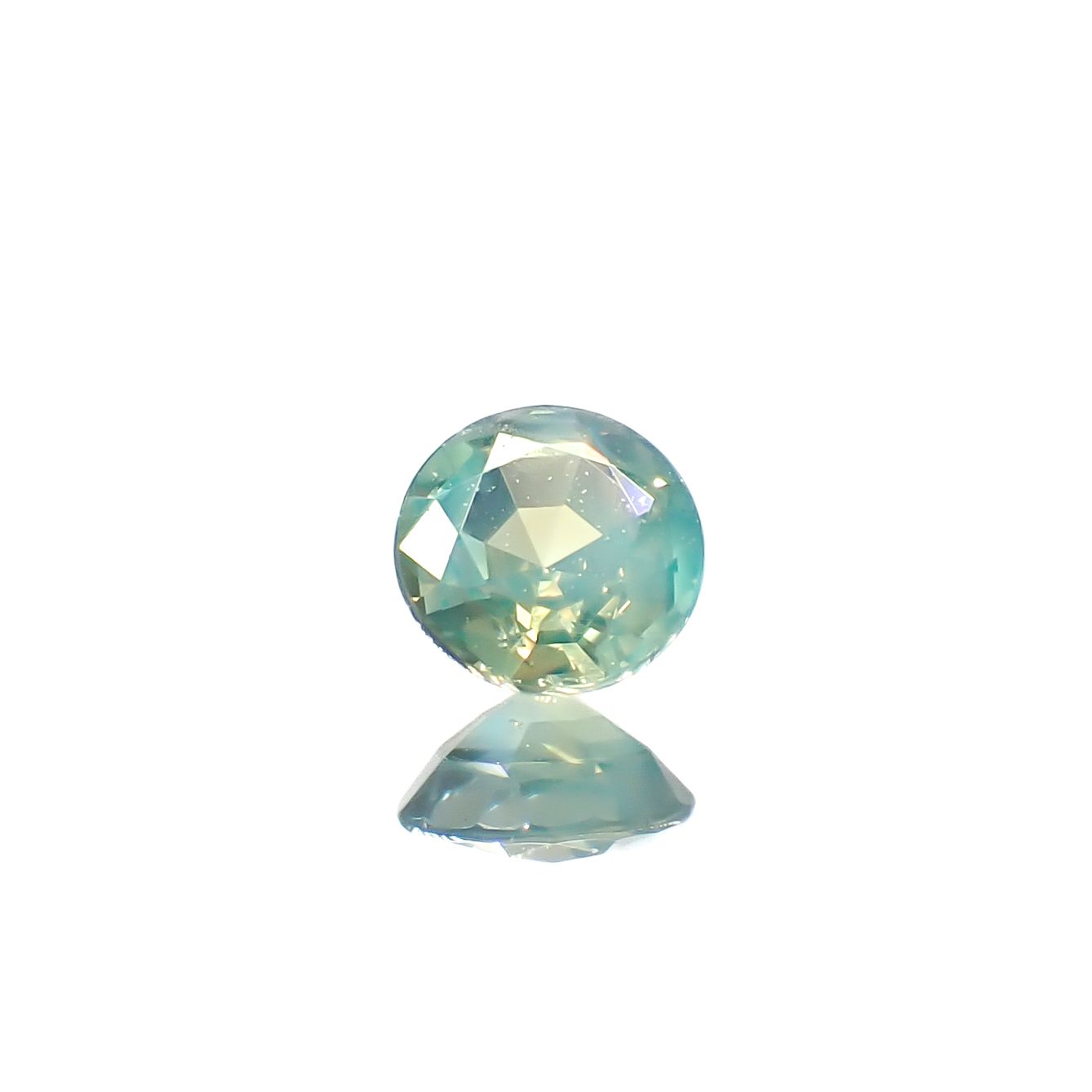 シルキーアレキサンドライト ブラジル・ミナスジェライス州ヘマチタ鉱山産 0.13ct [241129505]3.1x3.1mm前後