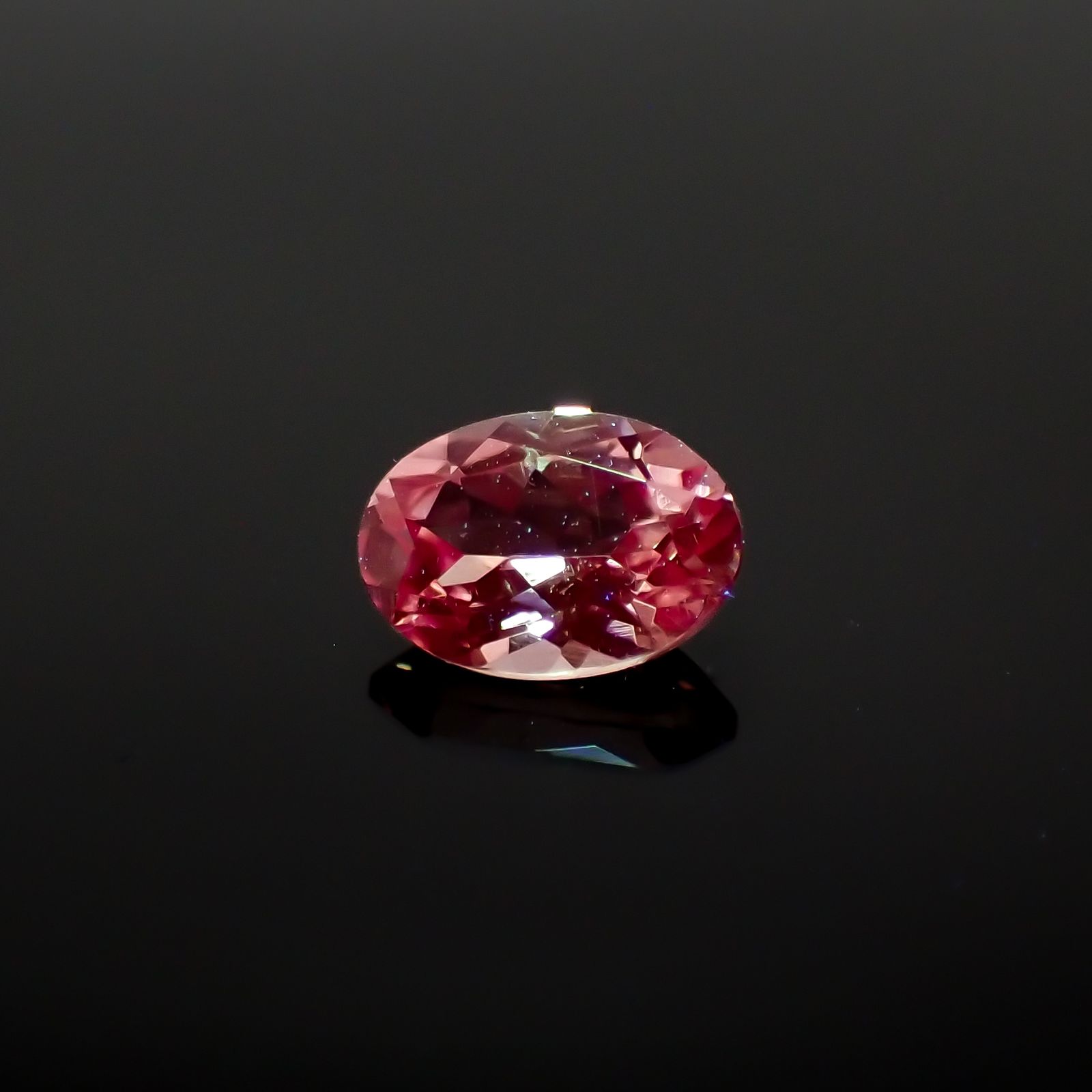 ドラゴンガーネット タンザニア産 0.61ct[230421425]6x4.1mm前後