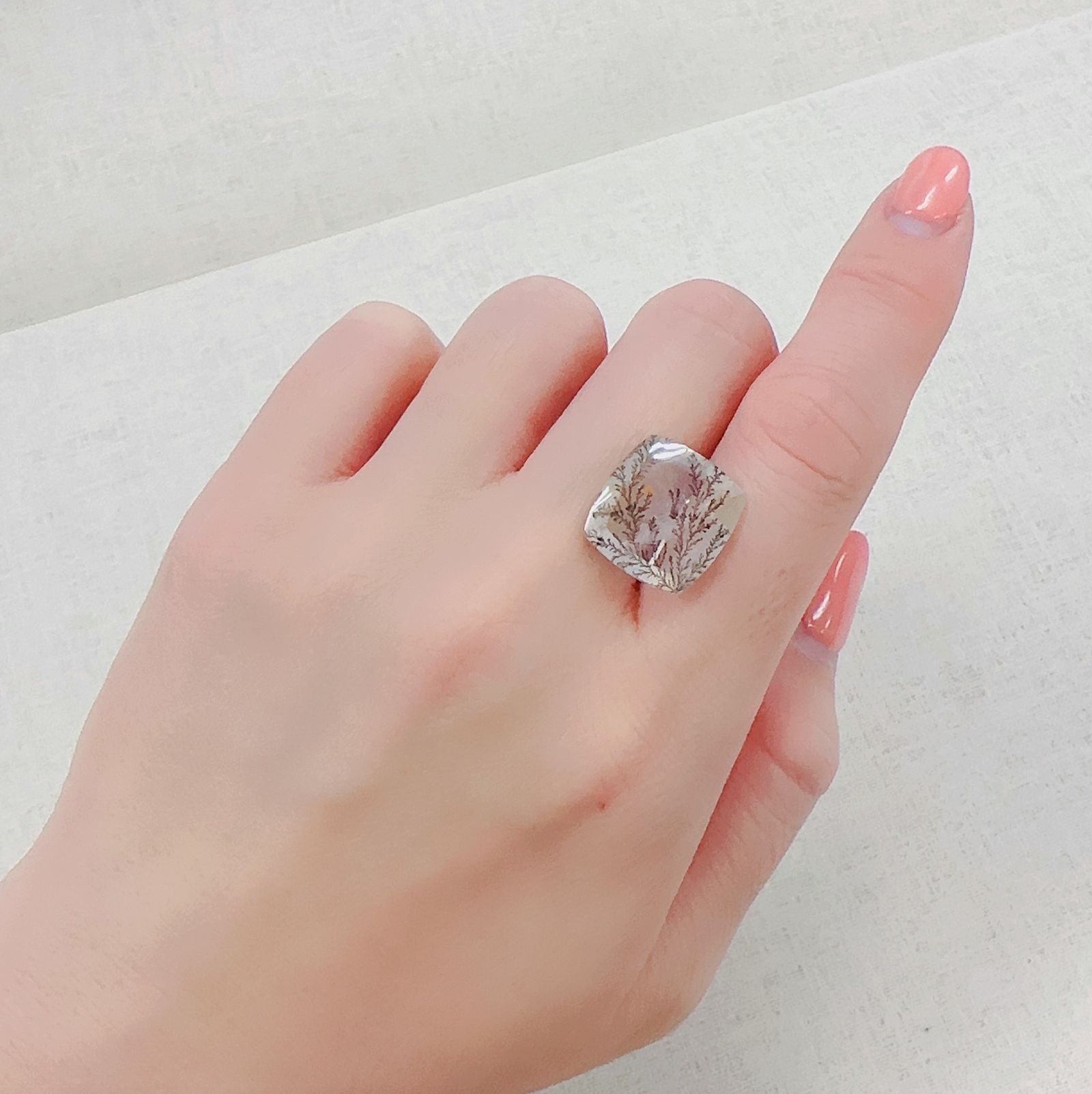 デンドリチッククォーツ ブラジル産 8.99ct[230321077]15.3x14.6mm前後