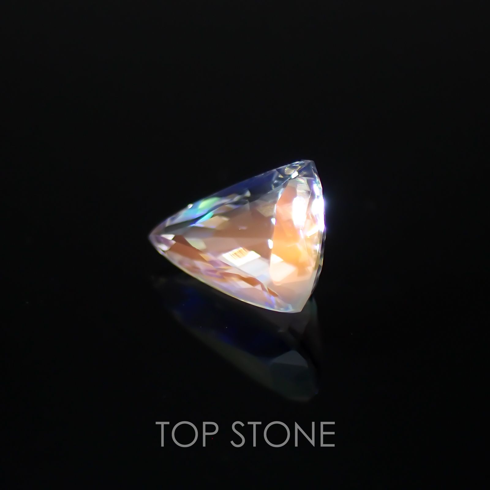 レインボームーンストーン(アンデシンラブラドライト) マダガスカル産 ルース 0.47ct[210310125]6.2×4.5mm前後