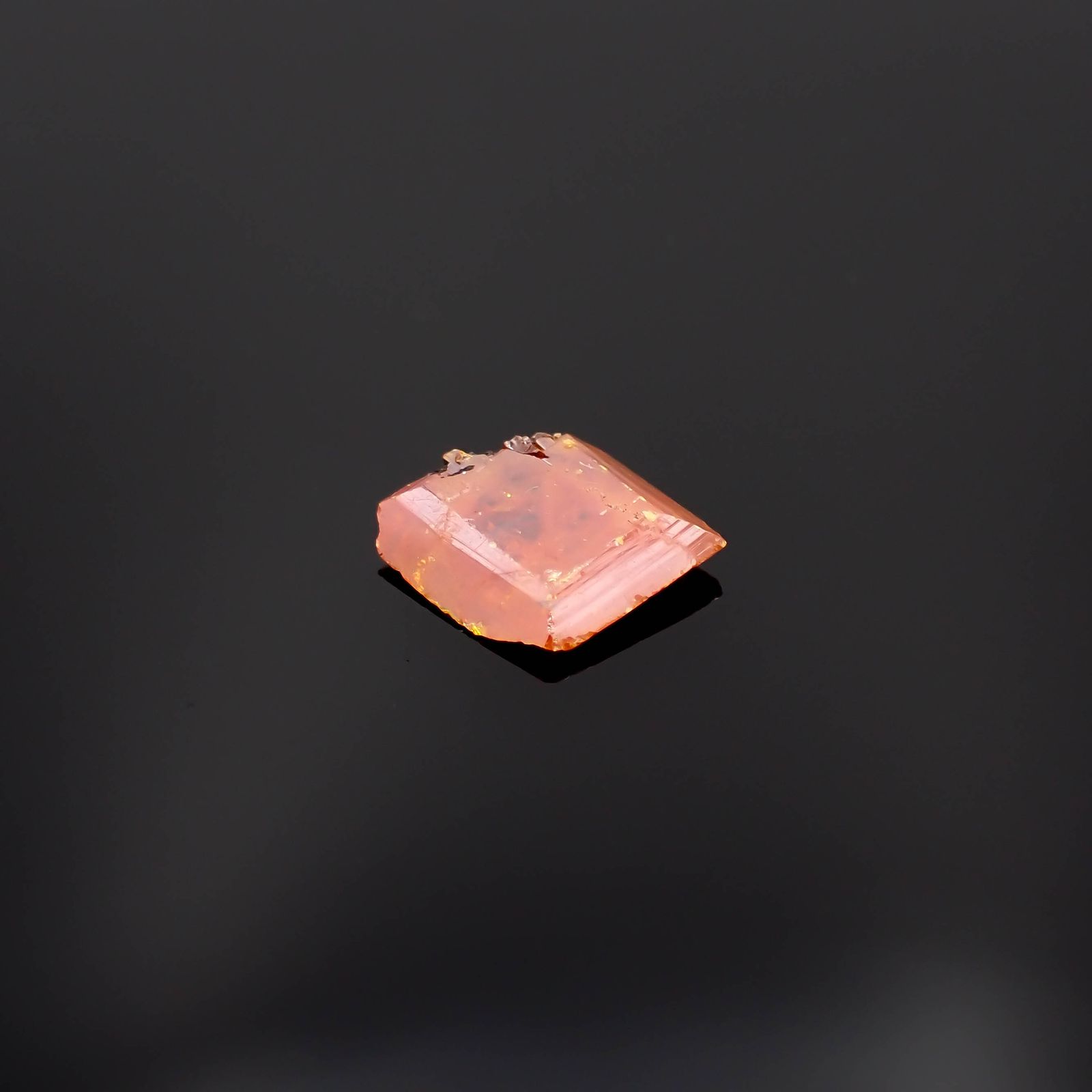 ウルフェナイト 原石 アメリカ・アリゾナ州・レッドクラウド鉱山産 6.96ct[230421824]11.2x10.9mm前後