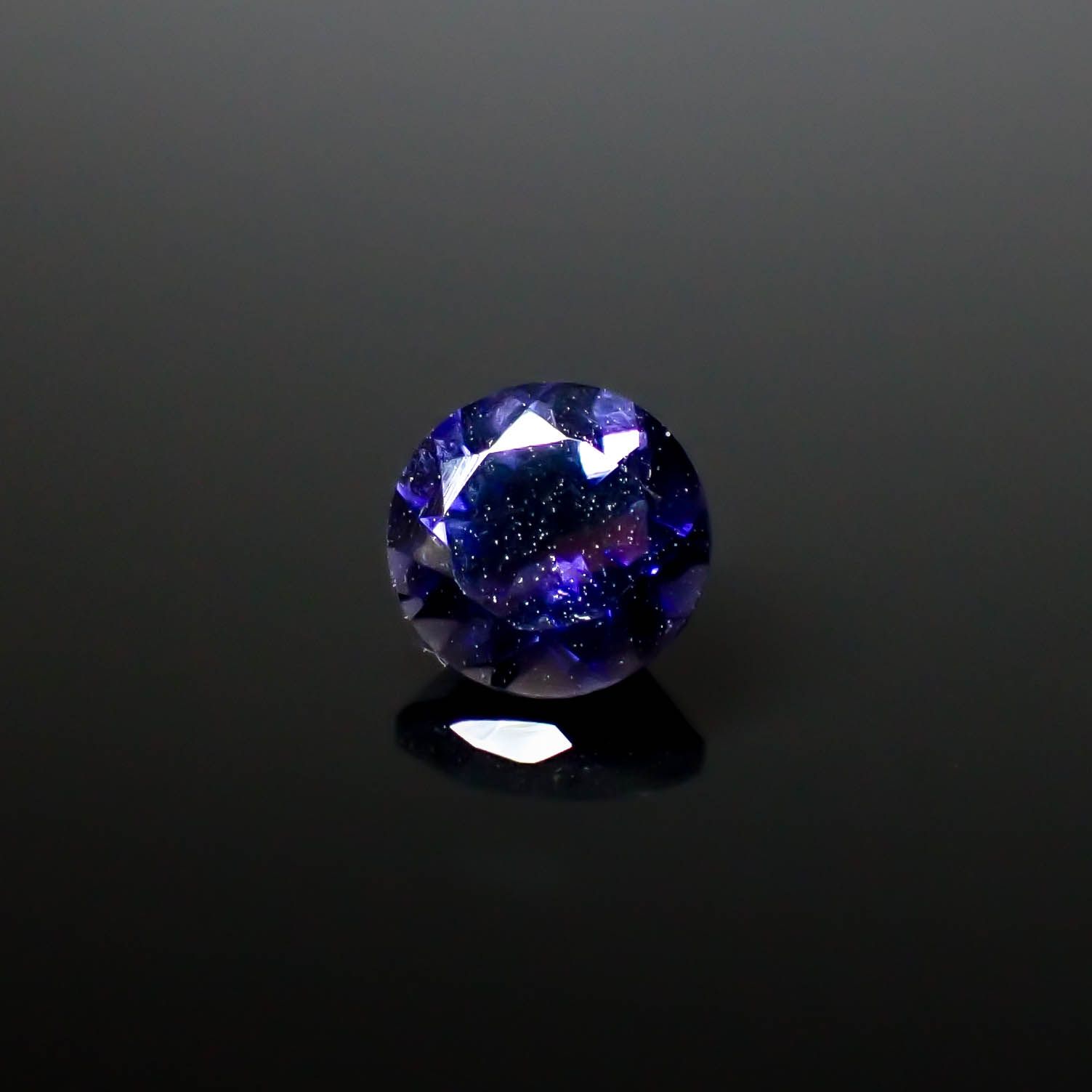アイオライト タンザニア産 1.06ct [250430269]7x6.8mm前後