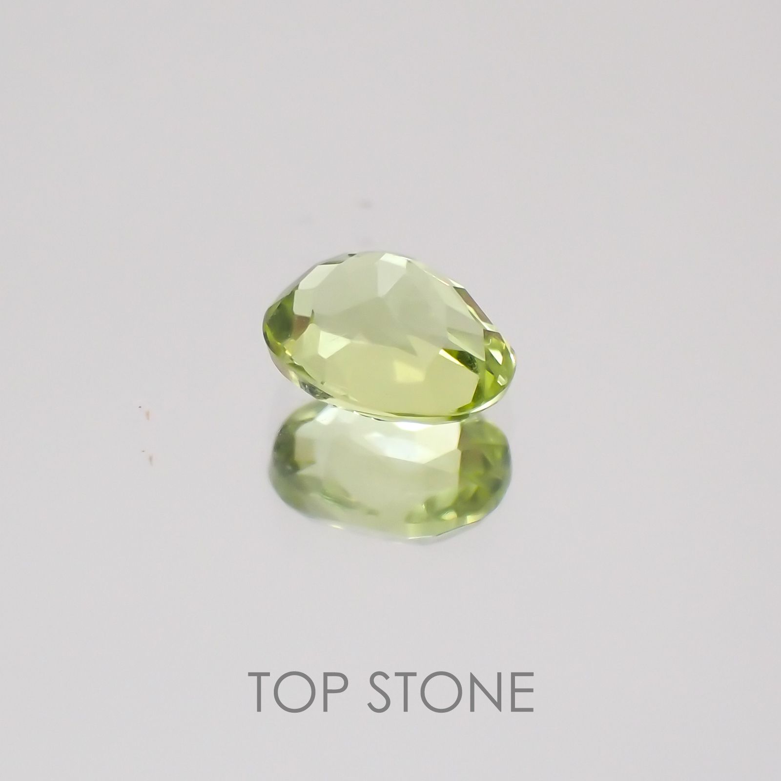 グリーンエンスタタイト カメルーン産 ルース 0.36ct[20128854]4.8×3.8mm前後