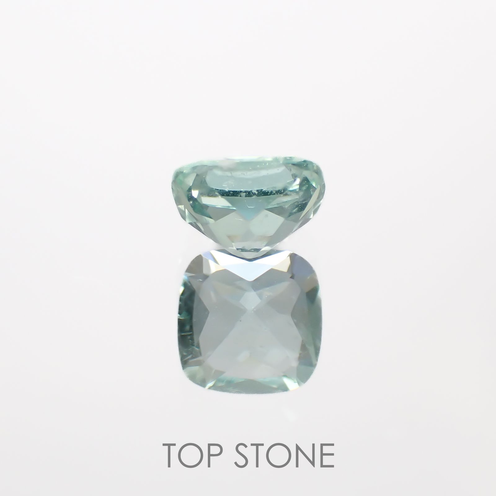 ミントベリル(宝石名グリーン・ベリル)ブラジル産 0.80ct 識別済[220817553]6.1x6mm前後