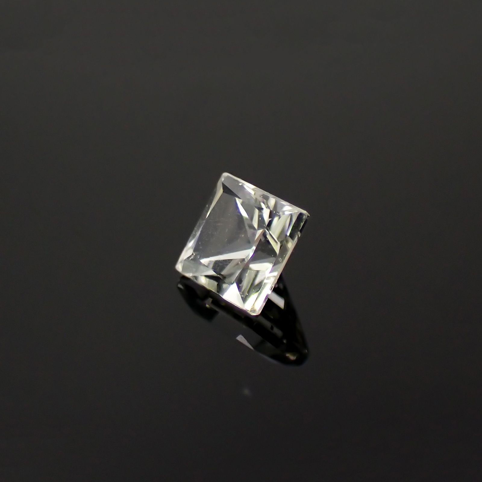 ◇プリンセスカット◇リューコガーネット ビルマ産 0.18ct [230923366]2.9x2.9mm前後