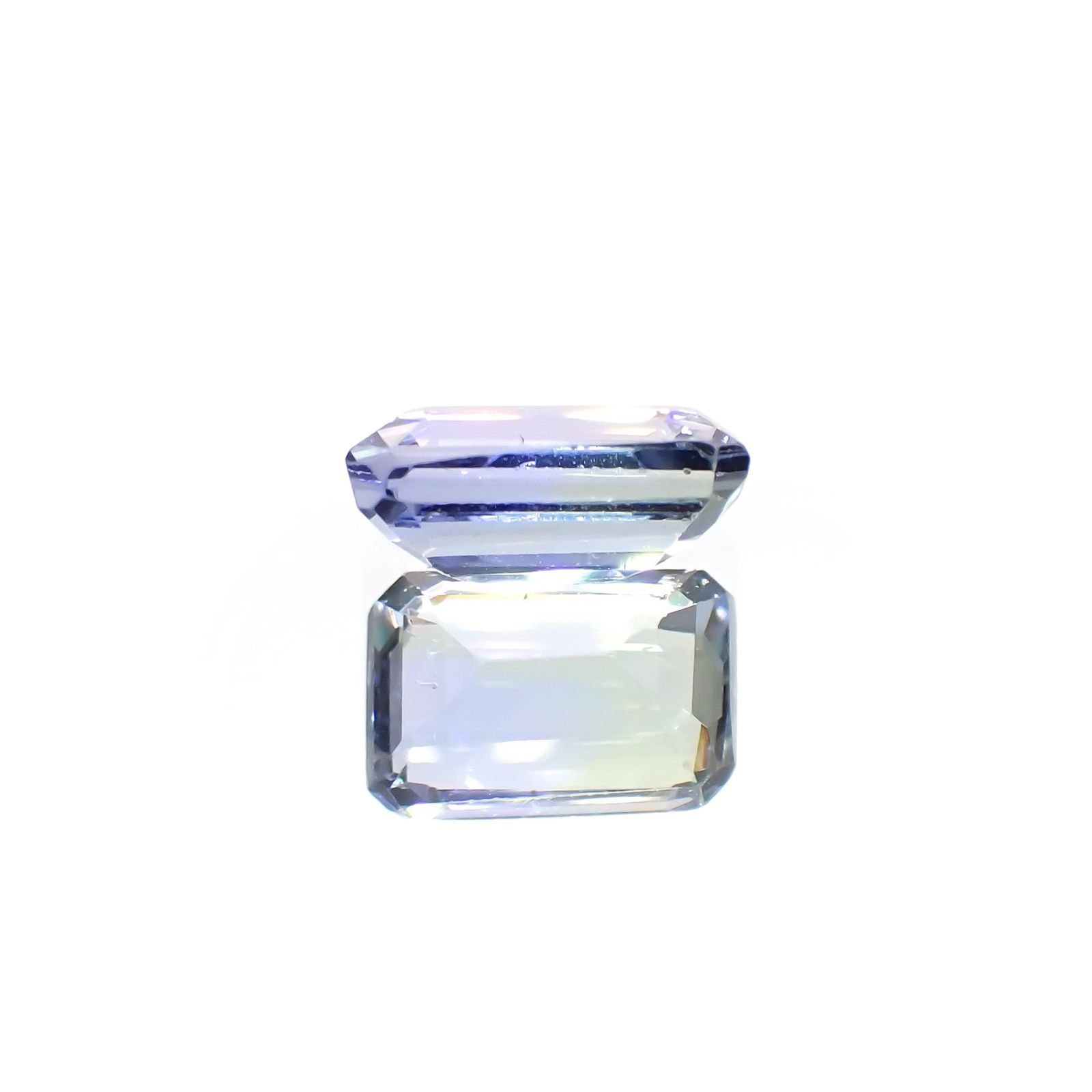 パーティカラータンザナイト(宝石名パーティカラード・ゾイサイト)タンザニア産 ソ付(彩珠) 2.003ct / 8.7x5.9mm前後 [220717110]