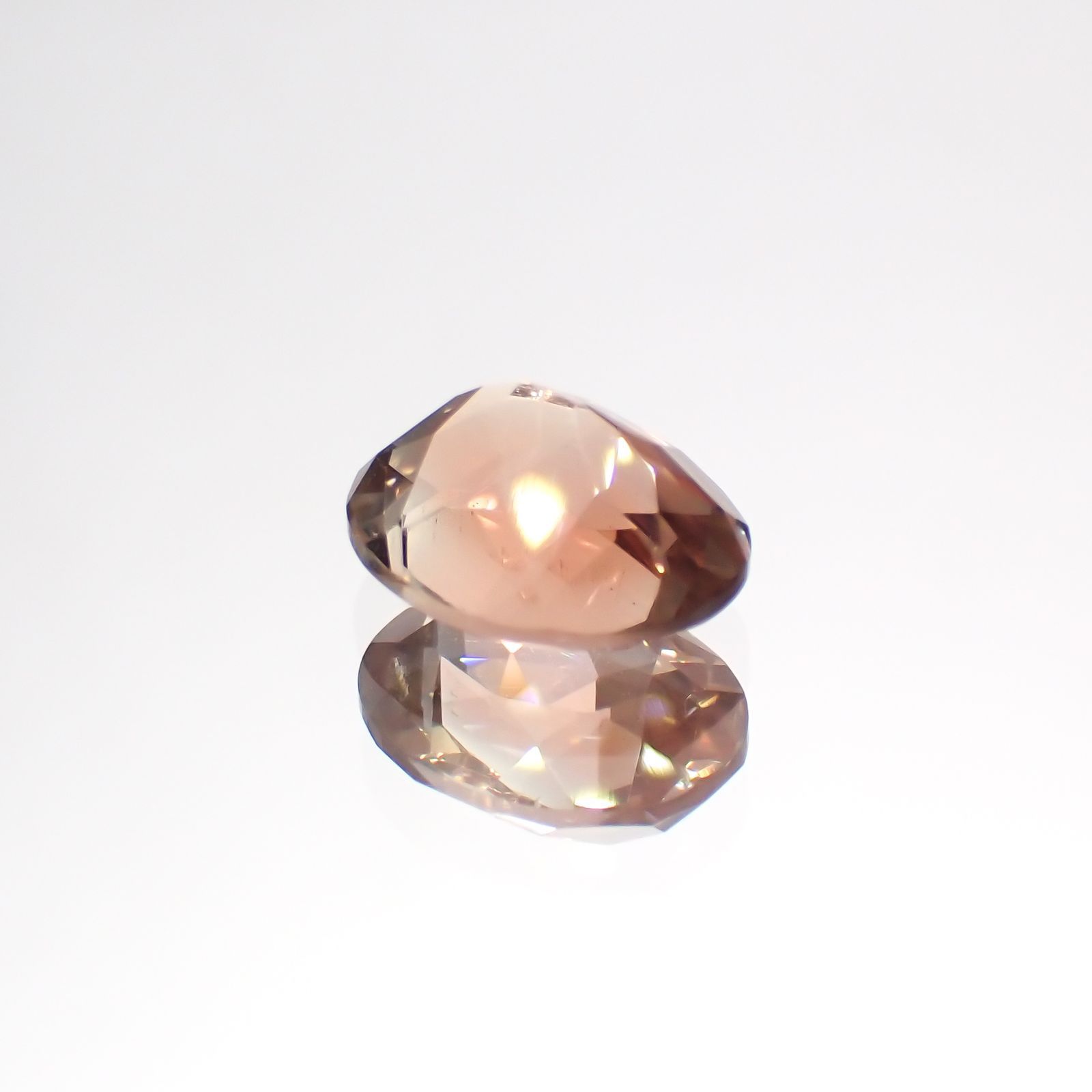 オレゴンサンストーン(宝石名ラブラドライト)アメリカ・オレゴン州産 1.36ct 識別済[230421896]8.2x6.4mm前後