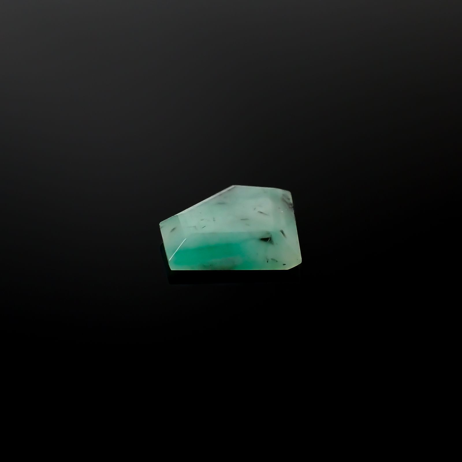 ◇カスタムカット◇エメラルド ブラジル産 2.53ct[240326482]14.2x11.1mm前後