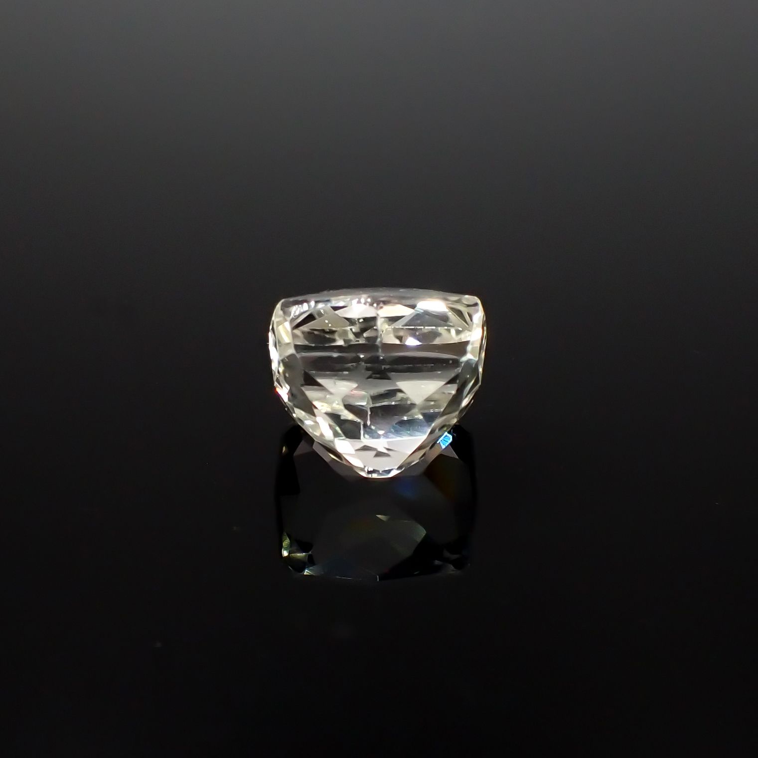 イエロースポジュミン(宝石名スポジュミン)アフガニスタン産 6.36ct 識別済[231225005]10.1x8.6mm前後