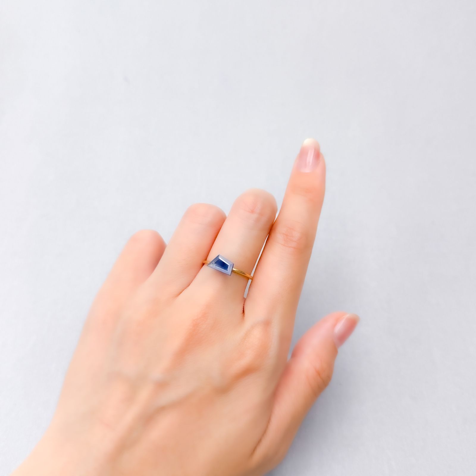 ◇カスタムカット◇サファイア(宝石名サファイア) マダガスカル産 0.98ct 識別済[210813191]9.3×5.4mm前後