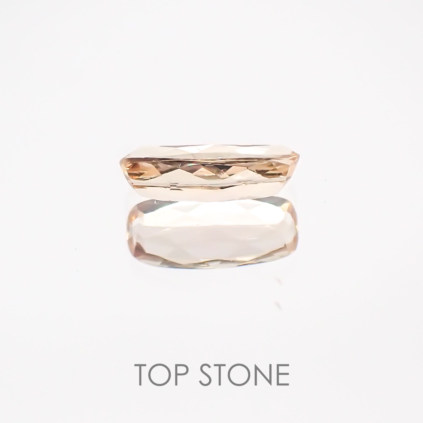 インペリアルトパーズ ブラジル産 ルース 0.37ct[20127863]6.8×3mm前後