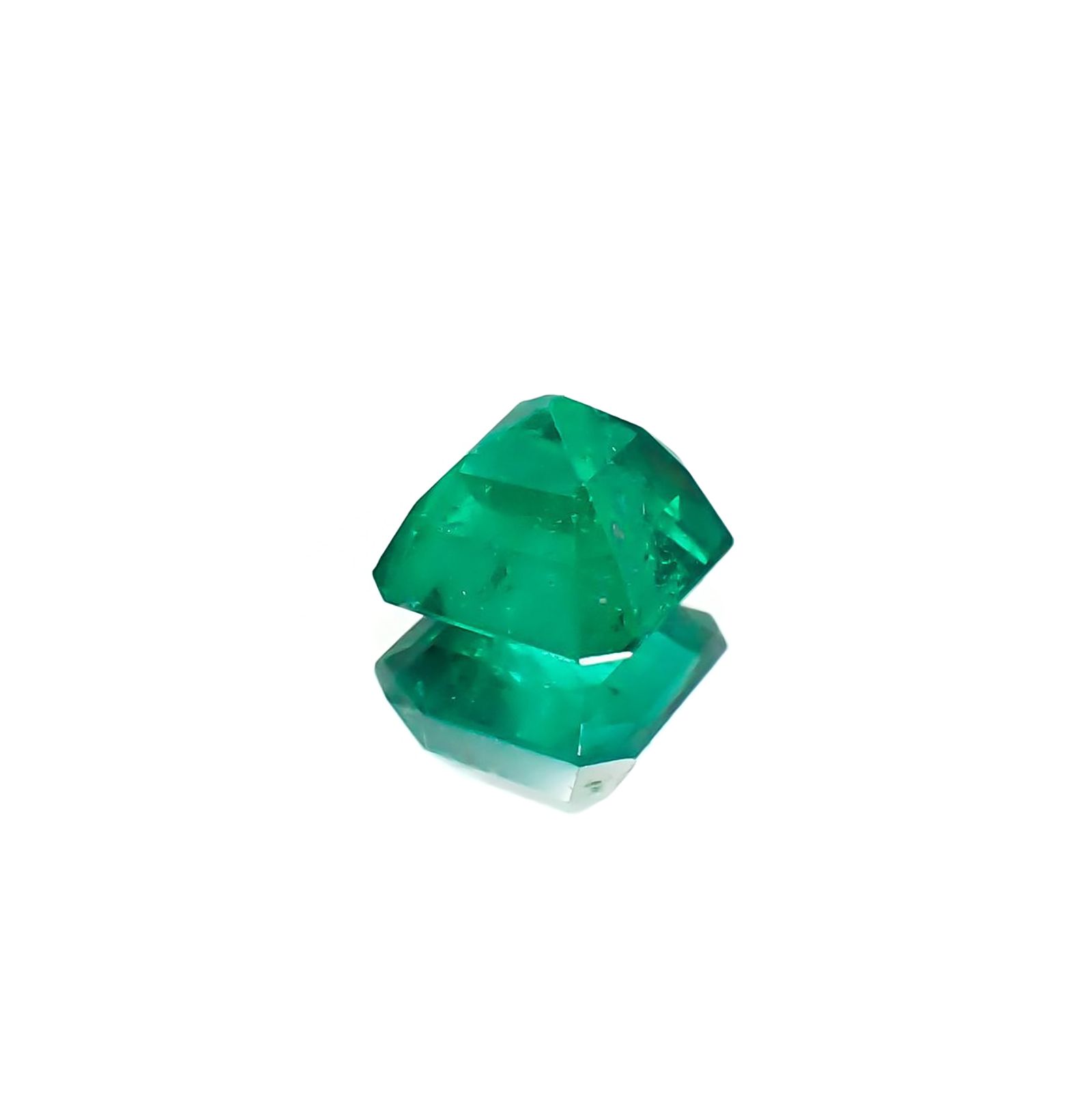 エメラルド(宝石名エメラルド) コロンビア産 ソ付(彩珠) 0.714ct / 5.3x5.2mm前後 [210711709]
