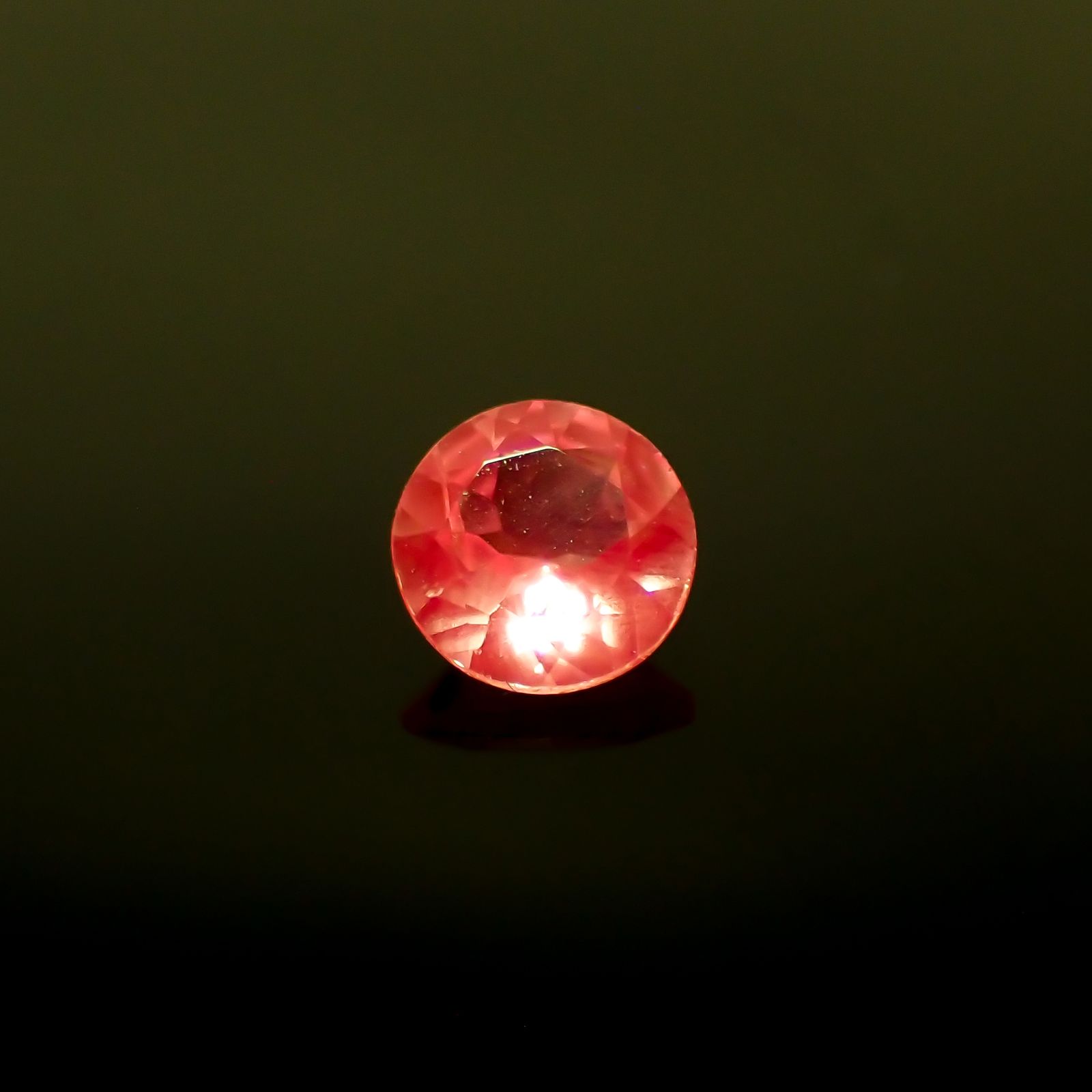 シルキーピンクスピネル タンザニア産 0.45ct[231224960]5x5mm前後