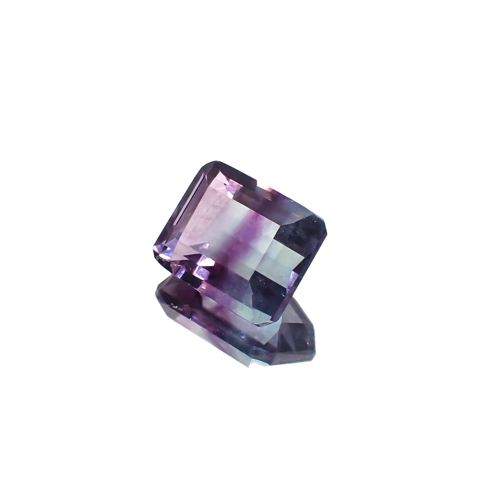パーティカラーフローライト フルオレッセンス ブラジル産 4.32ct[230823267]10.1x8.1mm前後