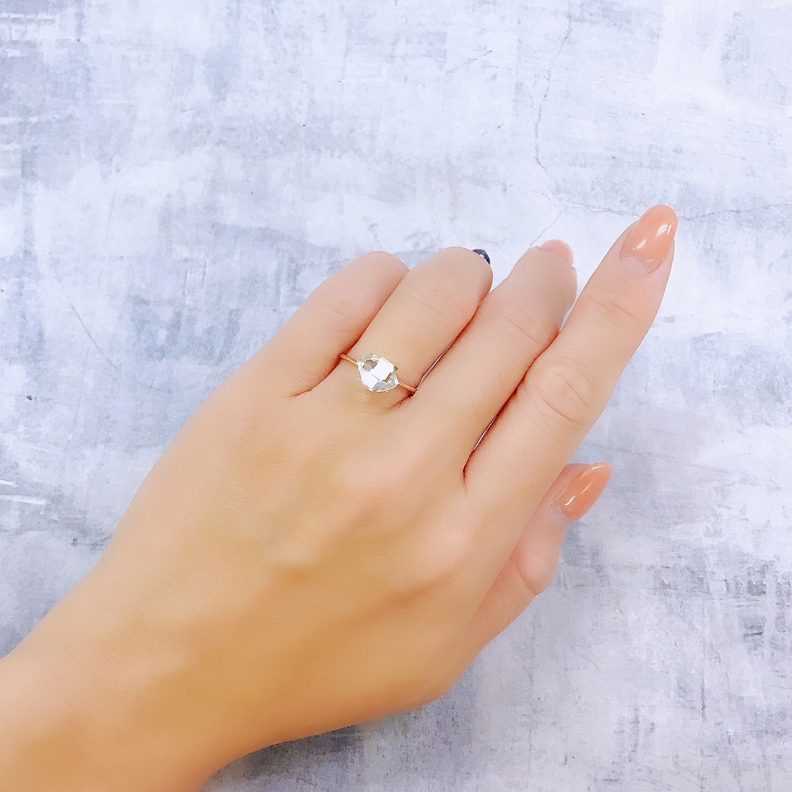 オイルインクォーツ 原石 パキスタン産 2.00ct[220917864]9.3x7.4mm前後