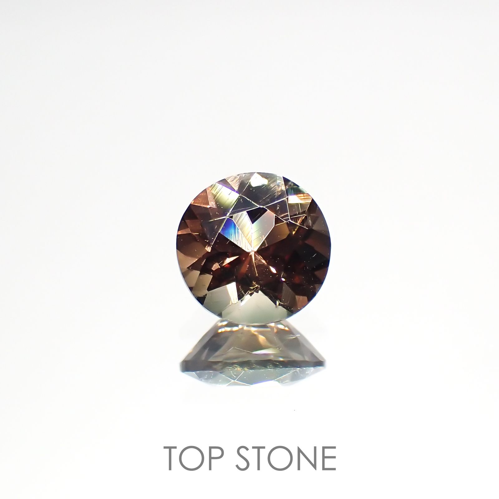 バイカラーオレゴンサンストーン(宝石名ラブラドライト)アメリカ・オレゴン州産 0.68ct 識別済[220114650]6.1x6mm前後