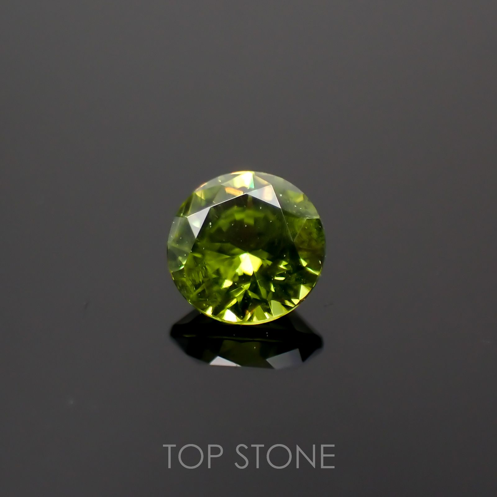 デマントイドガーネット(宝石名デマントイド・ガーネット)ロシア産 0.19ct 識別済[221119163]3.4x3.4mm前後