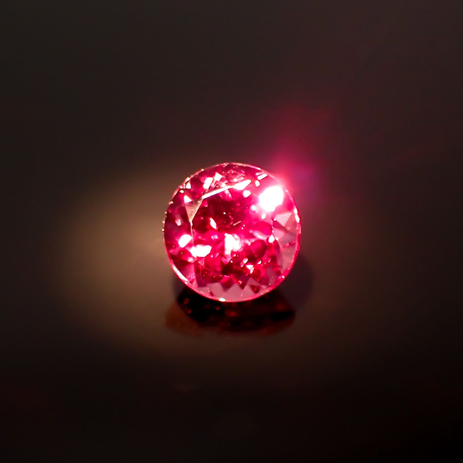 カラーシフトマラヤガーネット タンザニア産 1.16ct[231124336]6.1x6.1mm前後