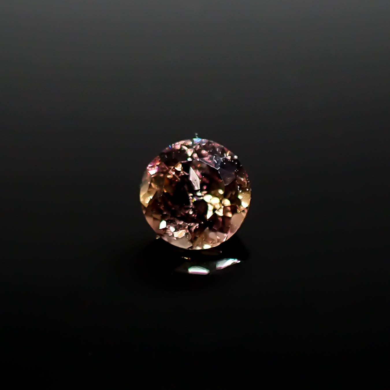 アキシナイト パキスタン産 0.38ct[240628361]4.4x4.4mm前後